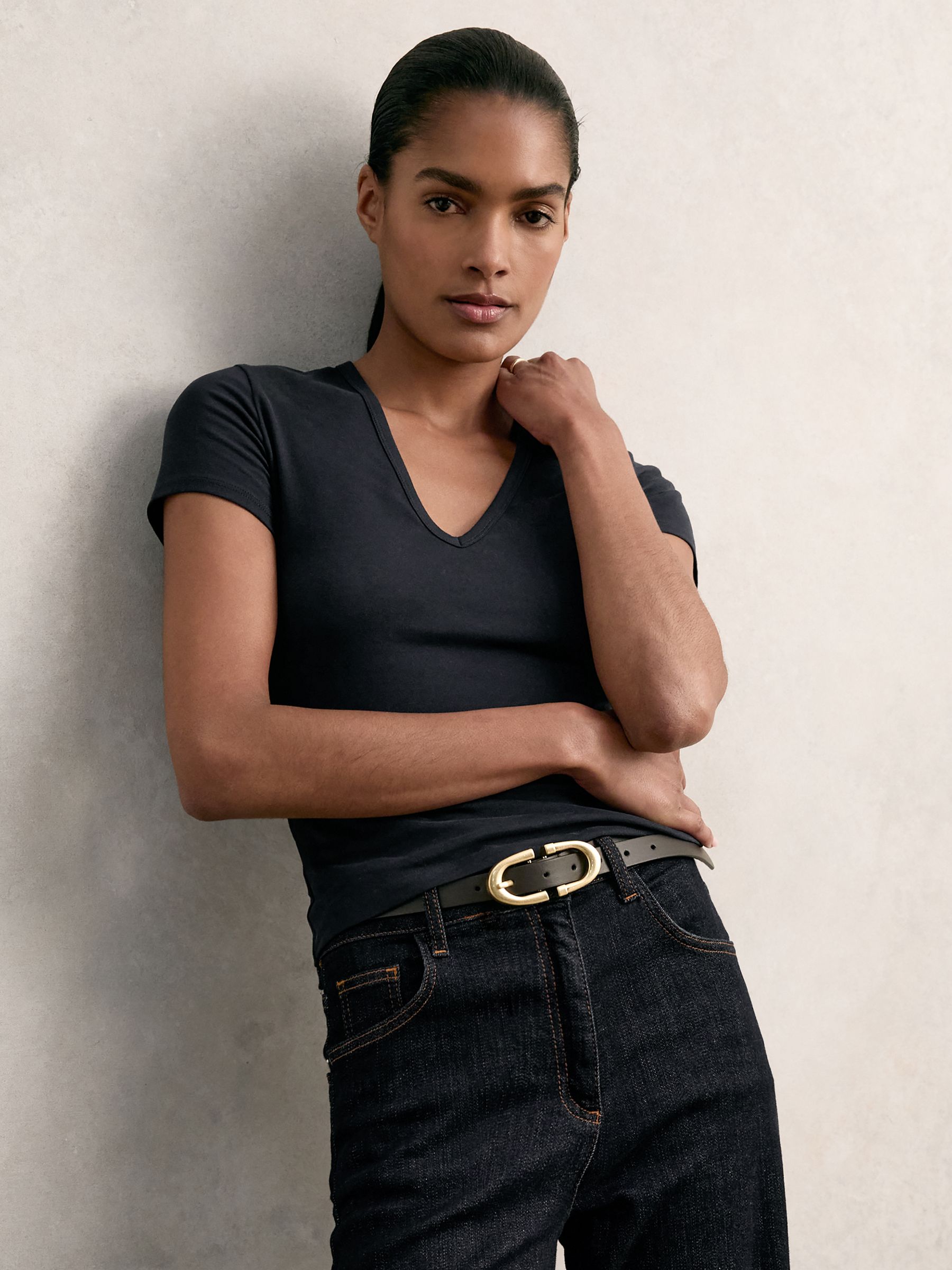 Stretch Cotton V-Neck T-Shirt in Navy