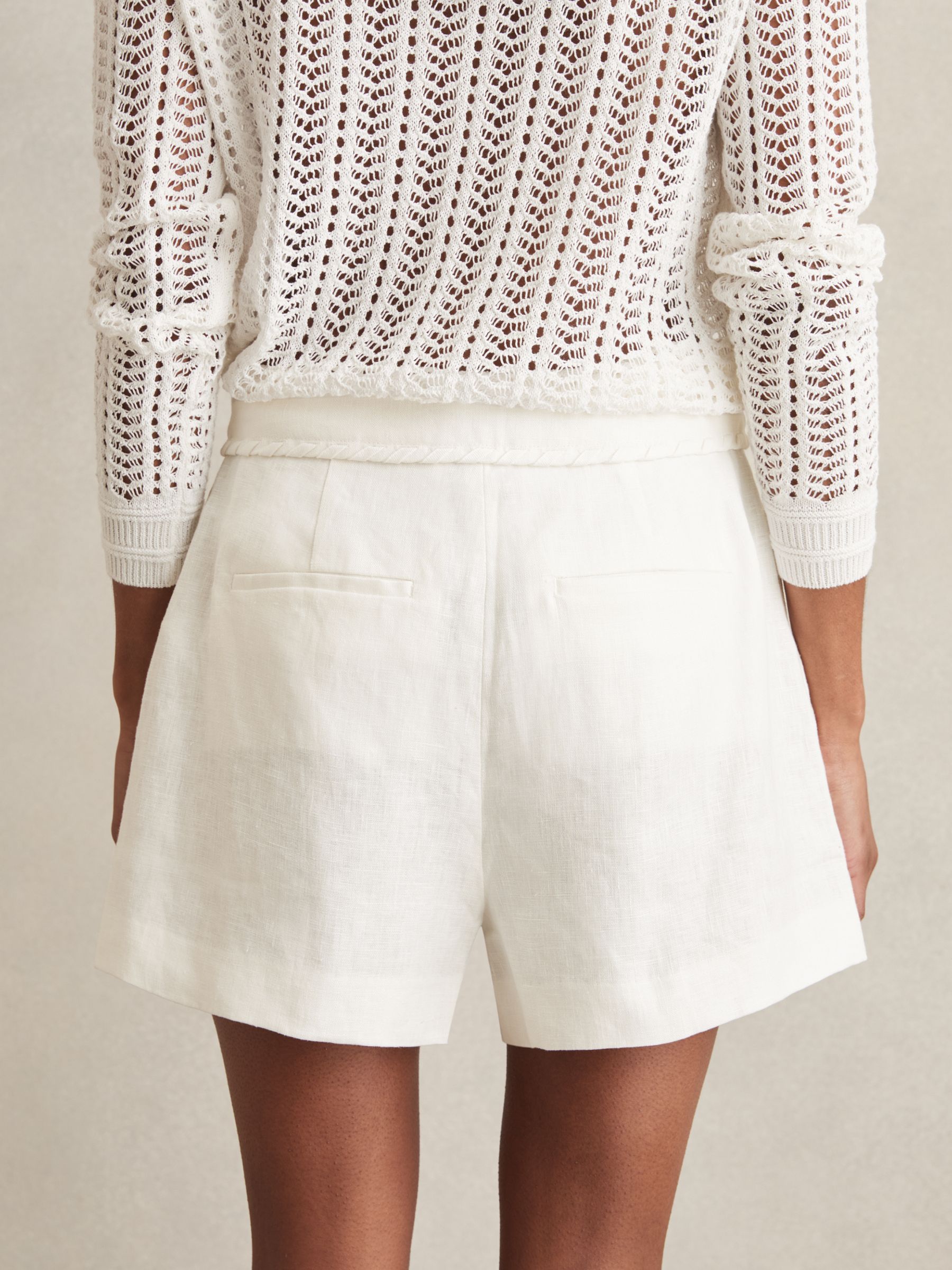 Linen Whipstitch Shorts in White