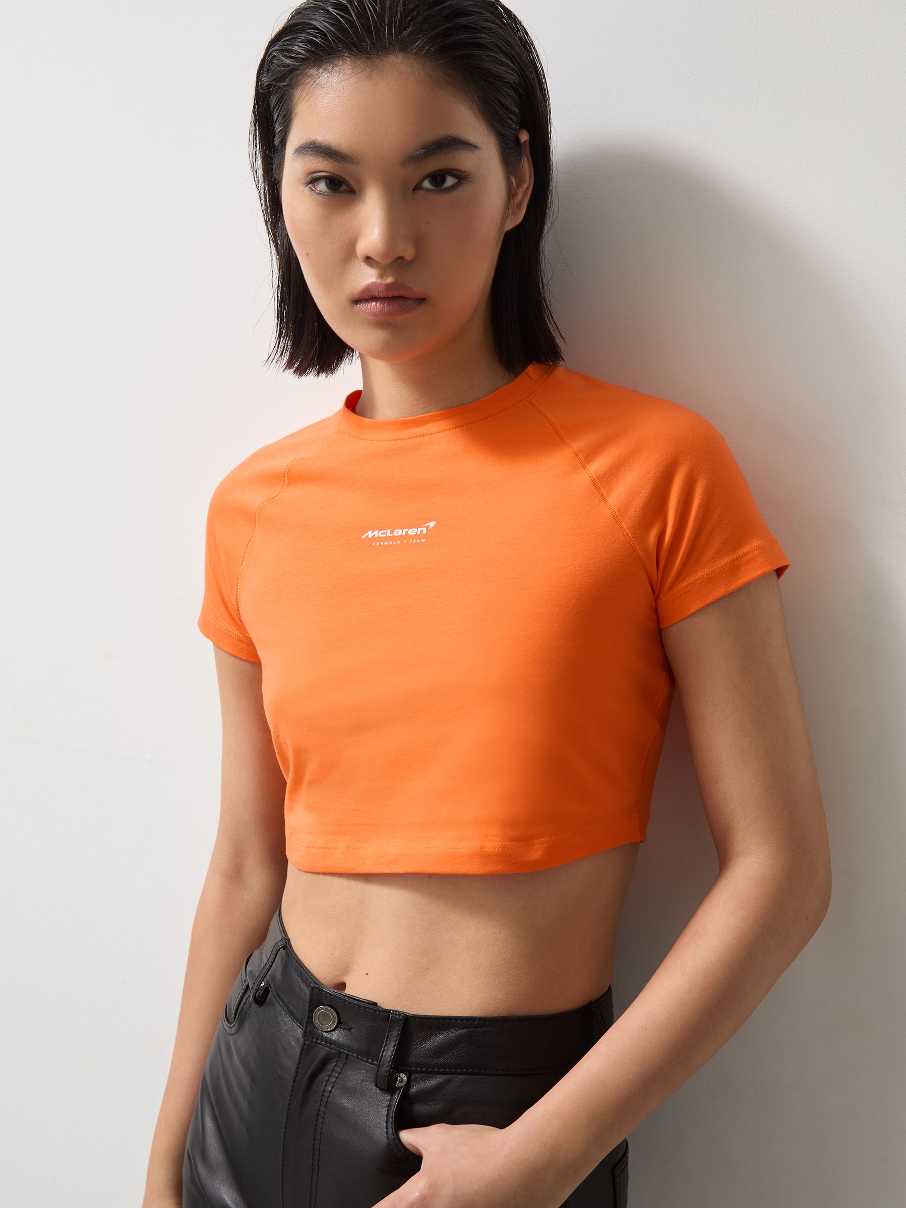 McLaren F1 Team Cropped Logo T-Shirt in Papaya Orange