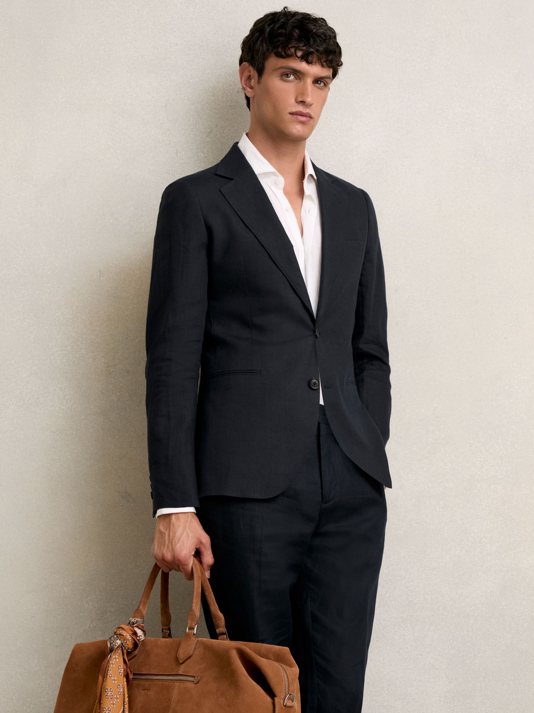 Slim-Fit Single Breasted Linen Blazer in Navy