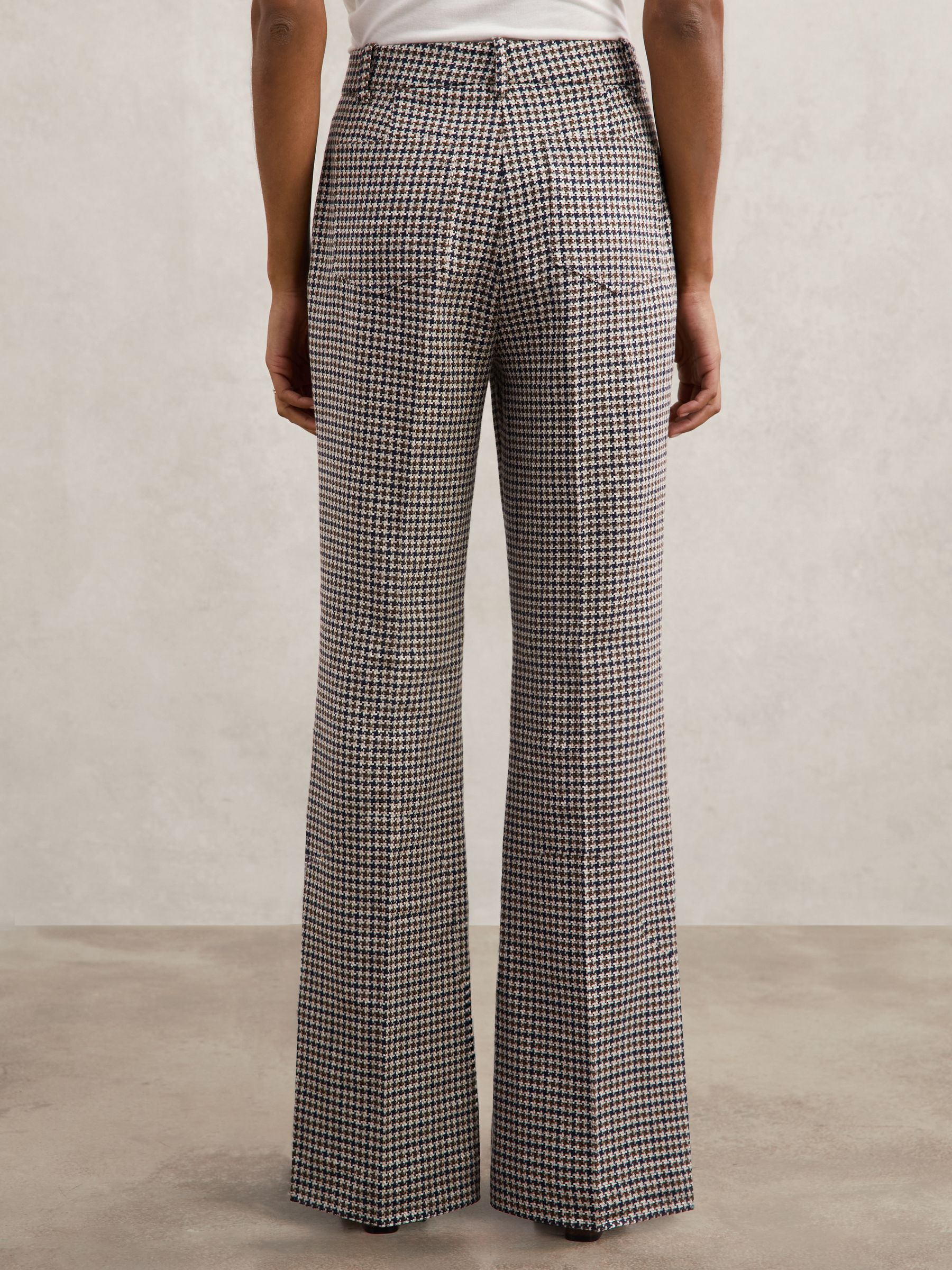 Trousers in Navy Neutral Check