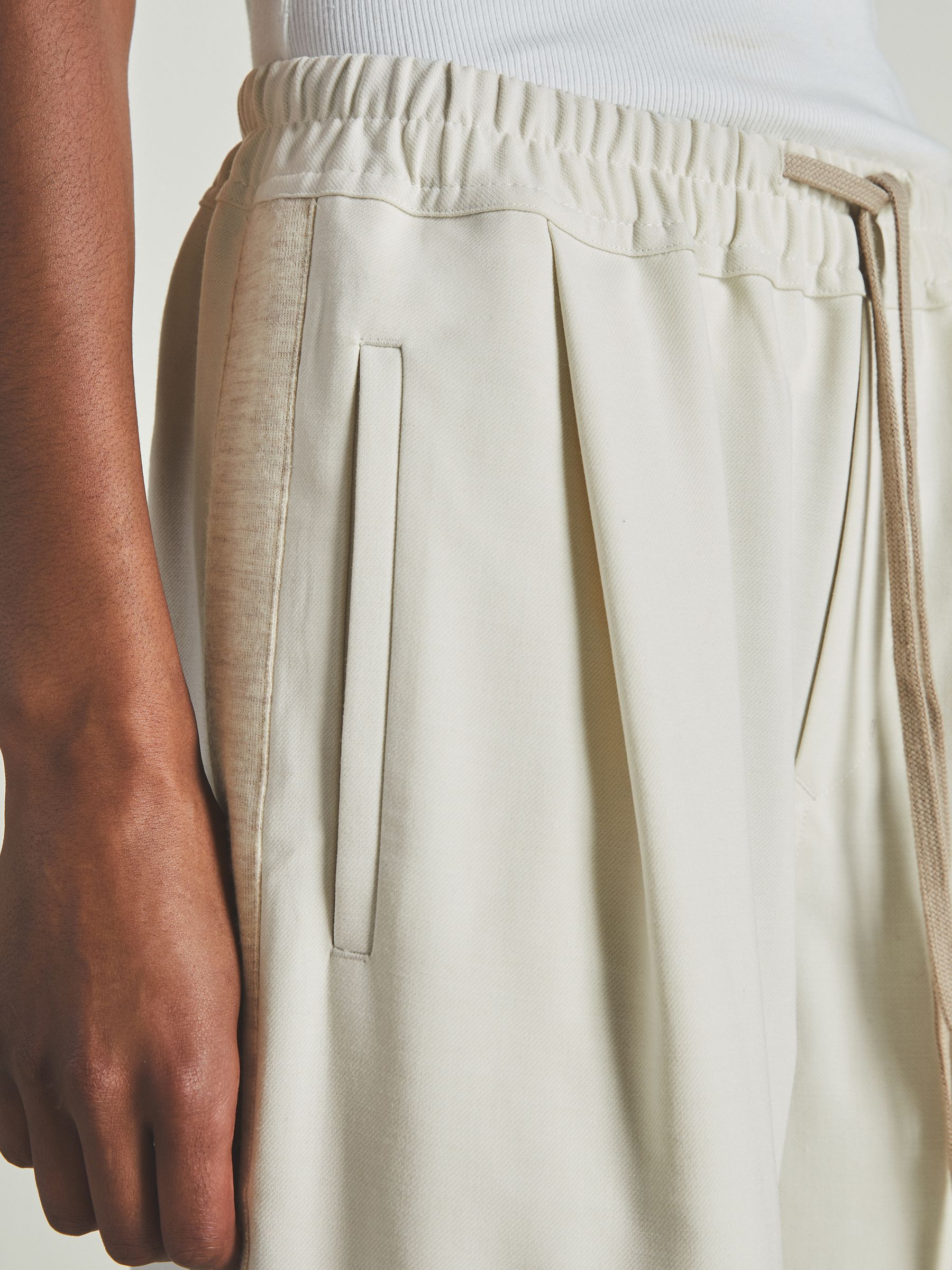 Reiss | Les 100 Ciels Twill Trousers with Wool in Cream