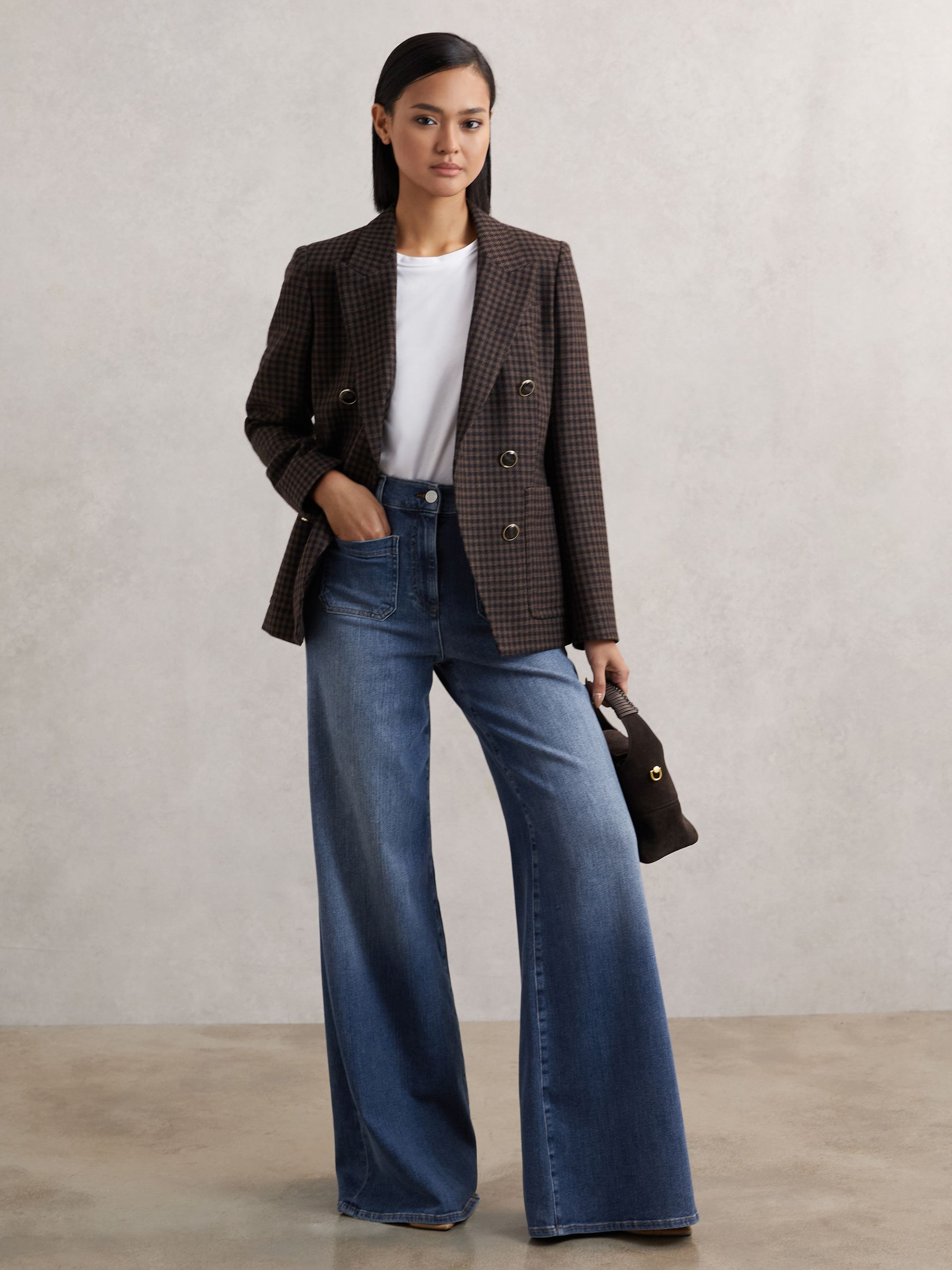 Petite Patch Pocket Wide Leg Jeans in Mid Blue