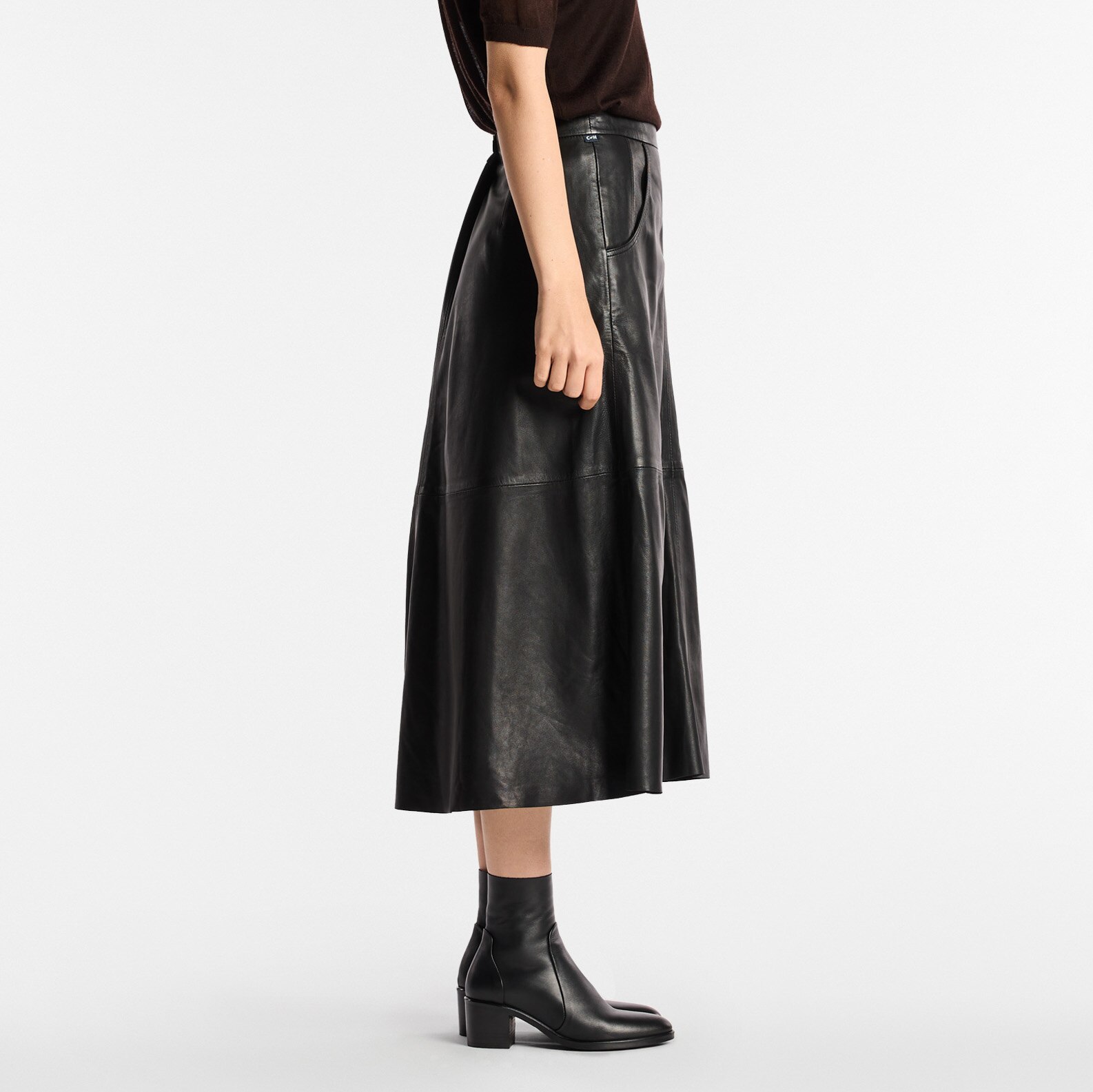 Kicking<br>Slim Ankle Boot