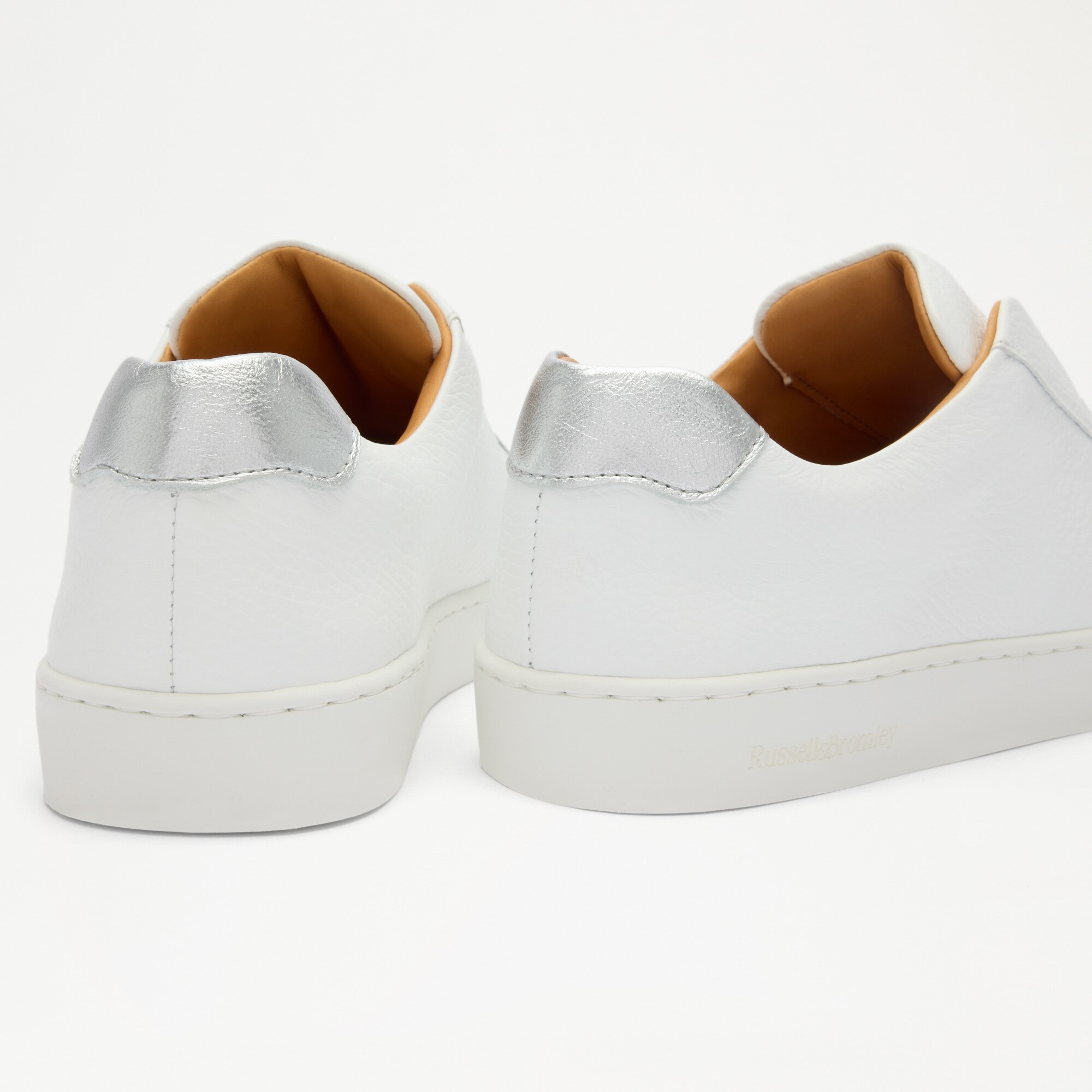 Pear<br>Laceless Trainer