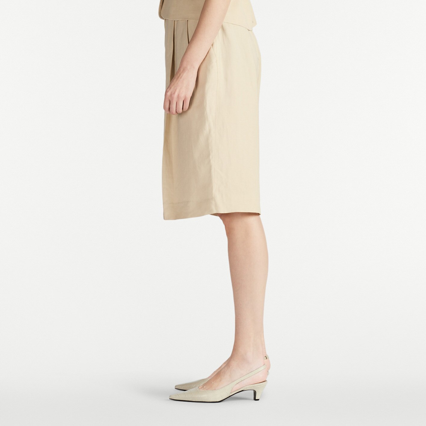 Stand Out Sling<br>Slingback Kitten Heel