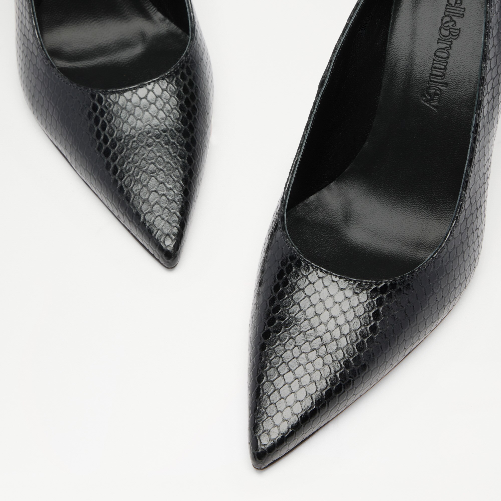 Hillcliffe Court High<br>High Heeled Court