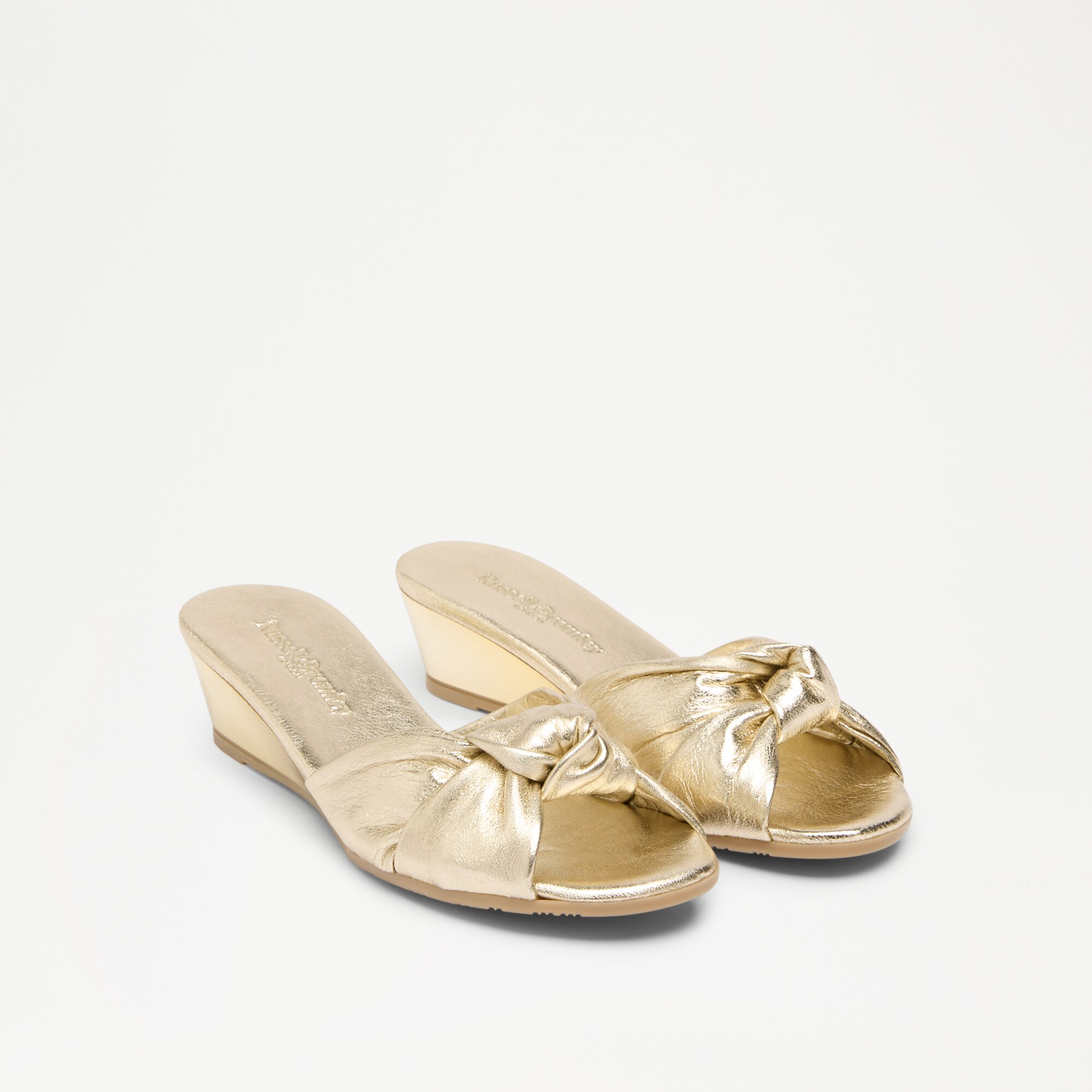 Softy Low<br>Low Knot Mule Wedge