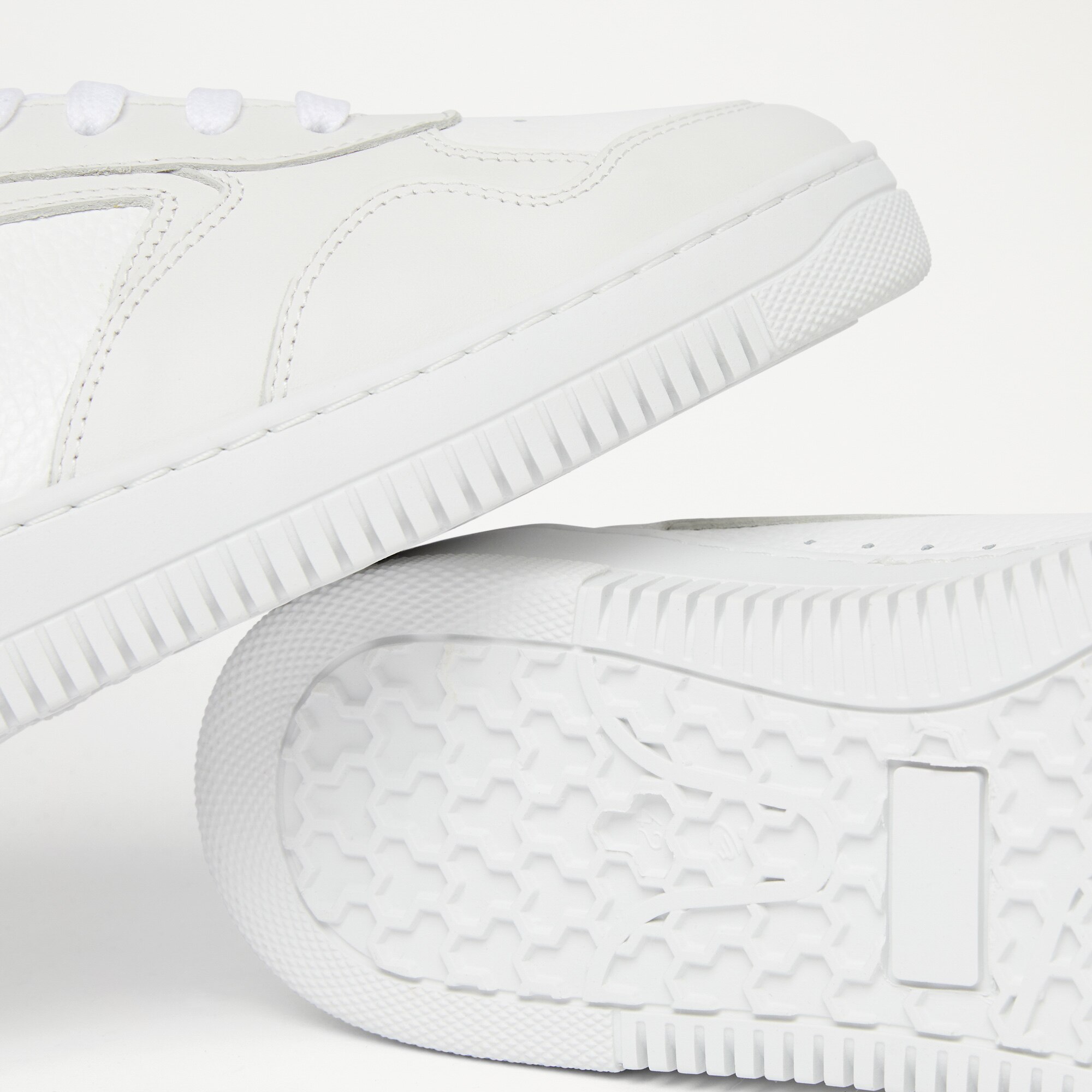 Newton<br>Oxford Lace Sneaker