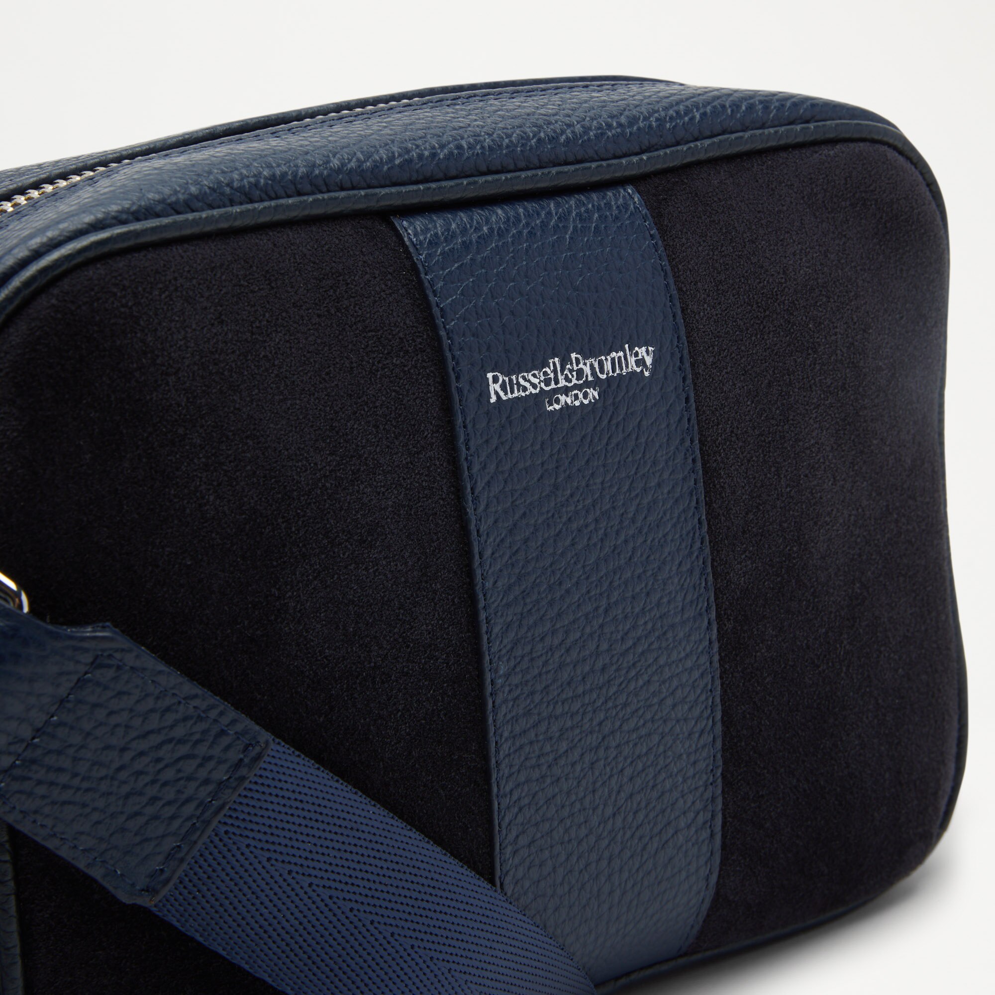Robin<br>Crossbody Camera Bag