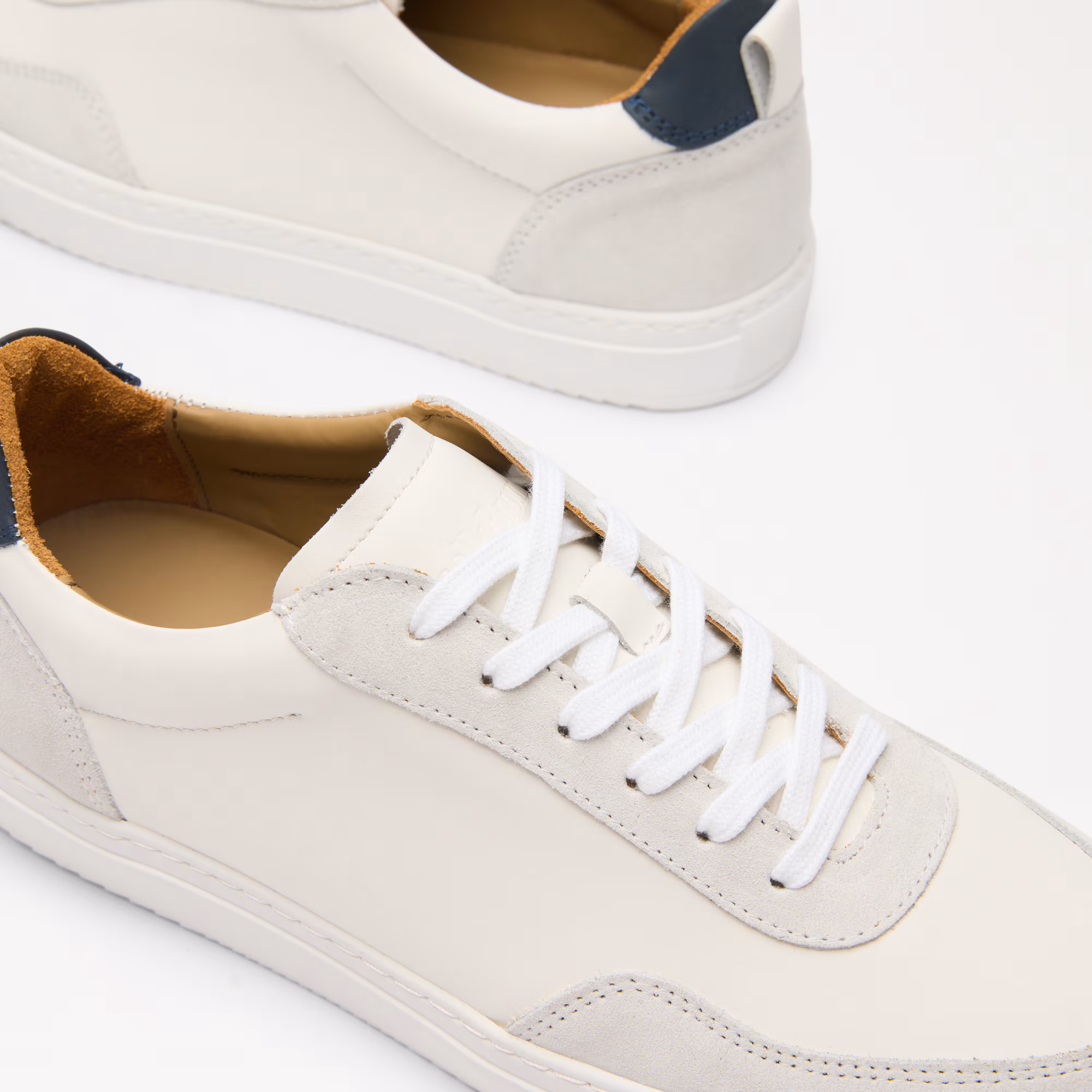 Ralley<br>Mix Material Sneaker