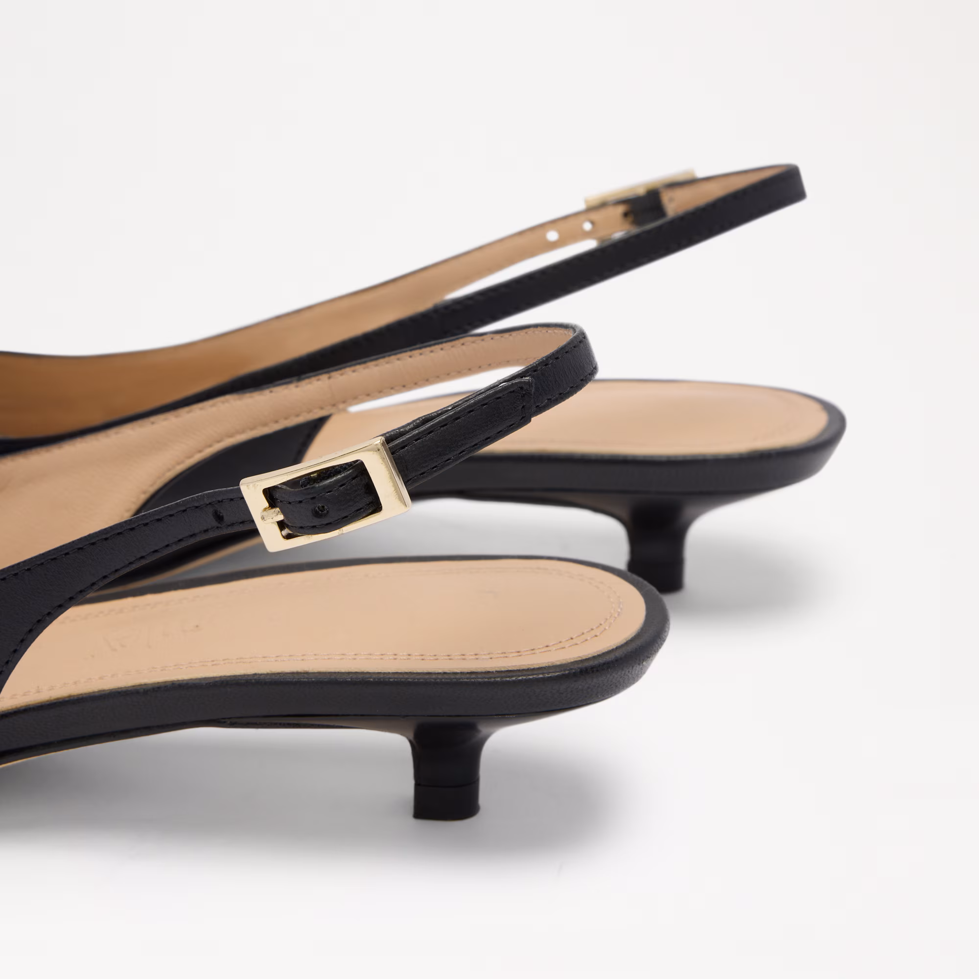 Chazey<br>Micro Slingback