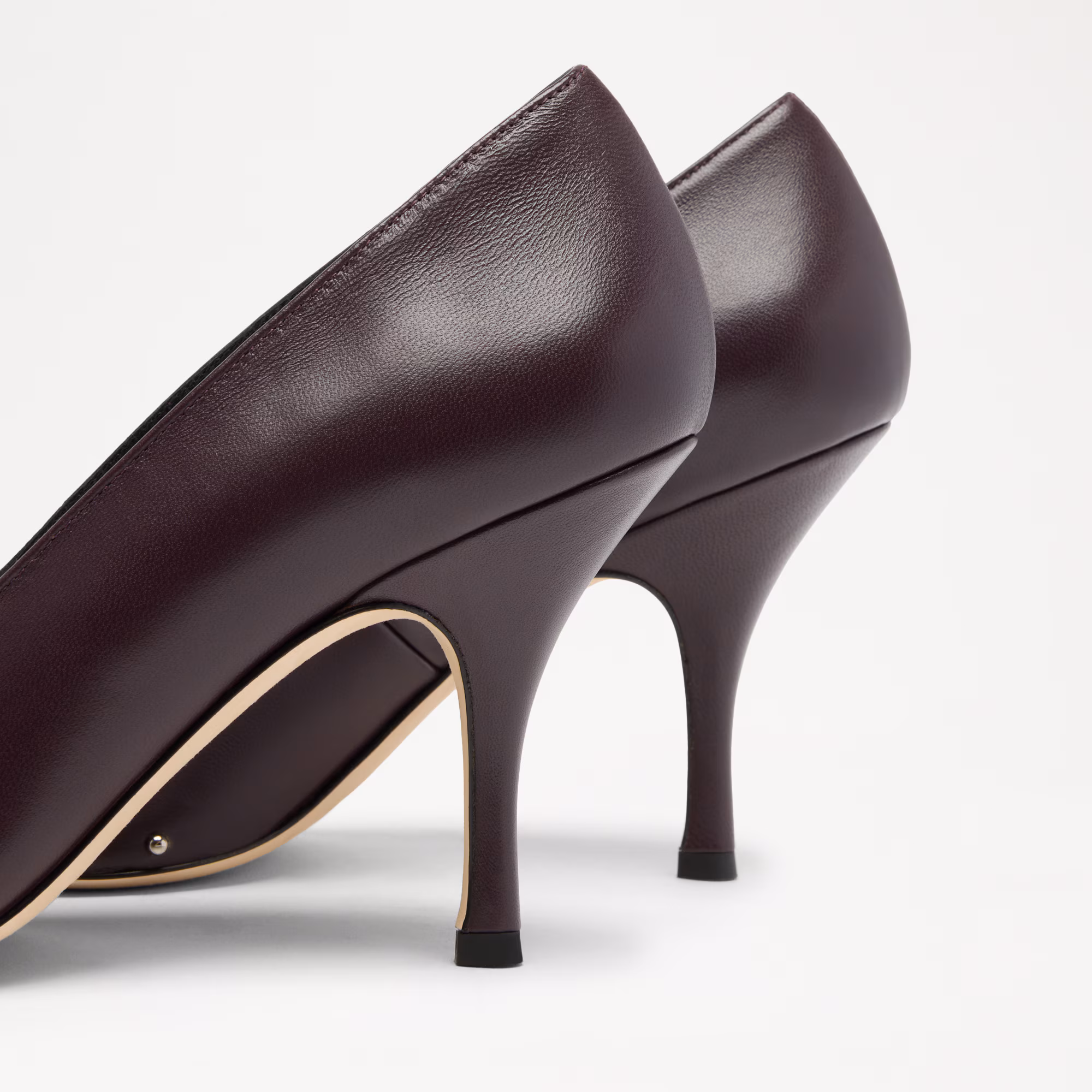 Hillcliffe Court High<br>High Heeled Court