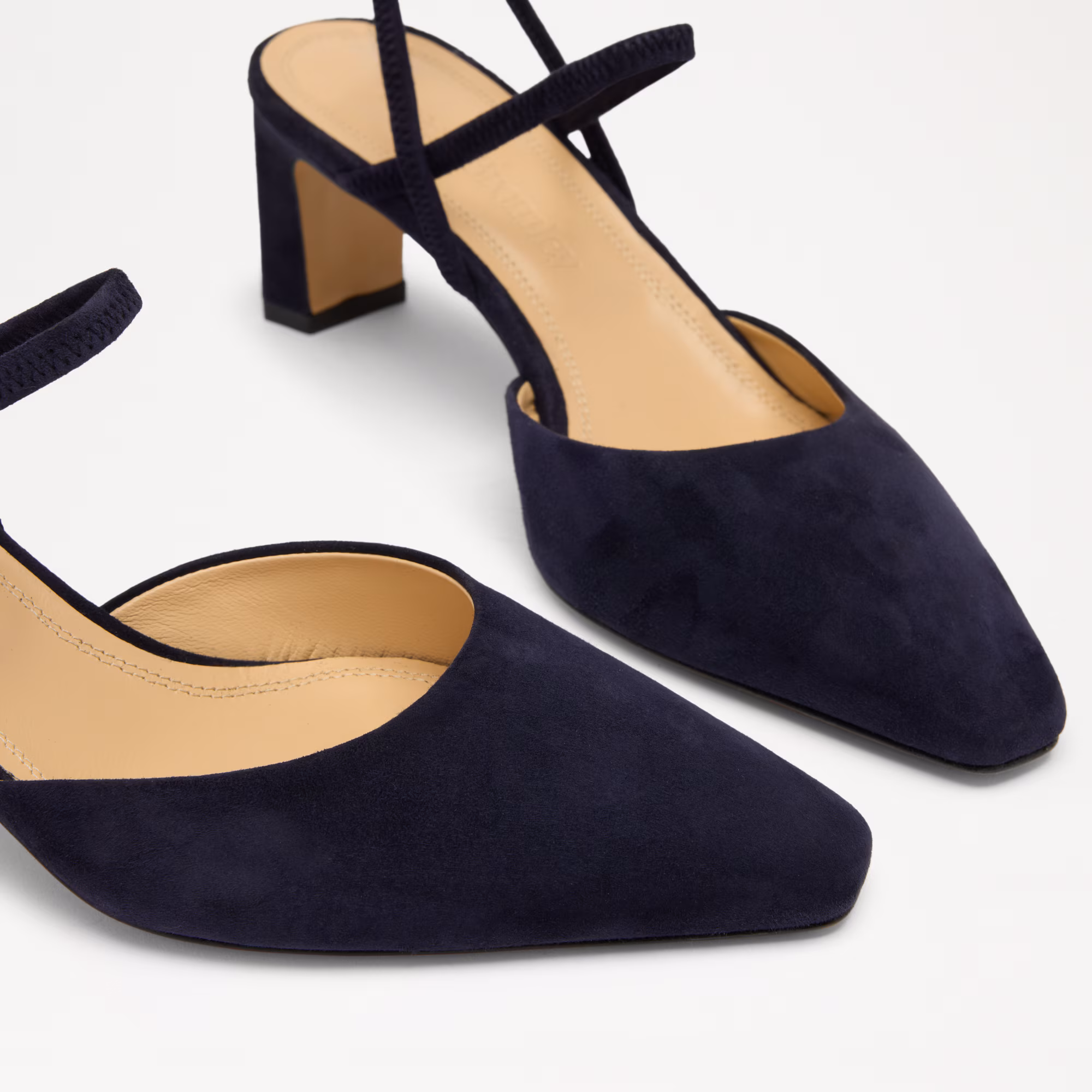 Ellonby<br>Elasticated Court