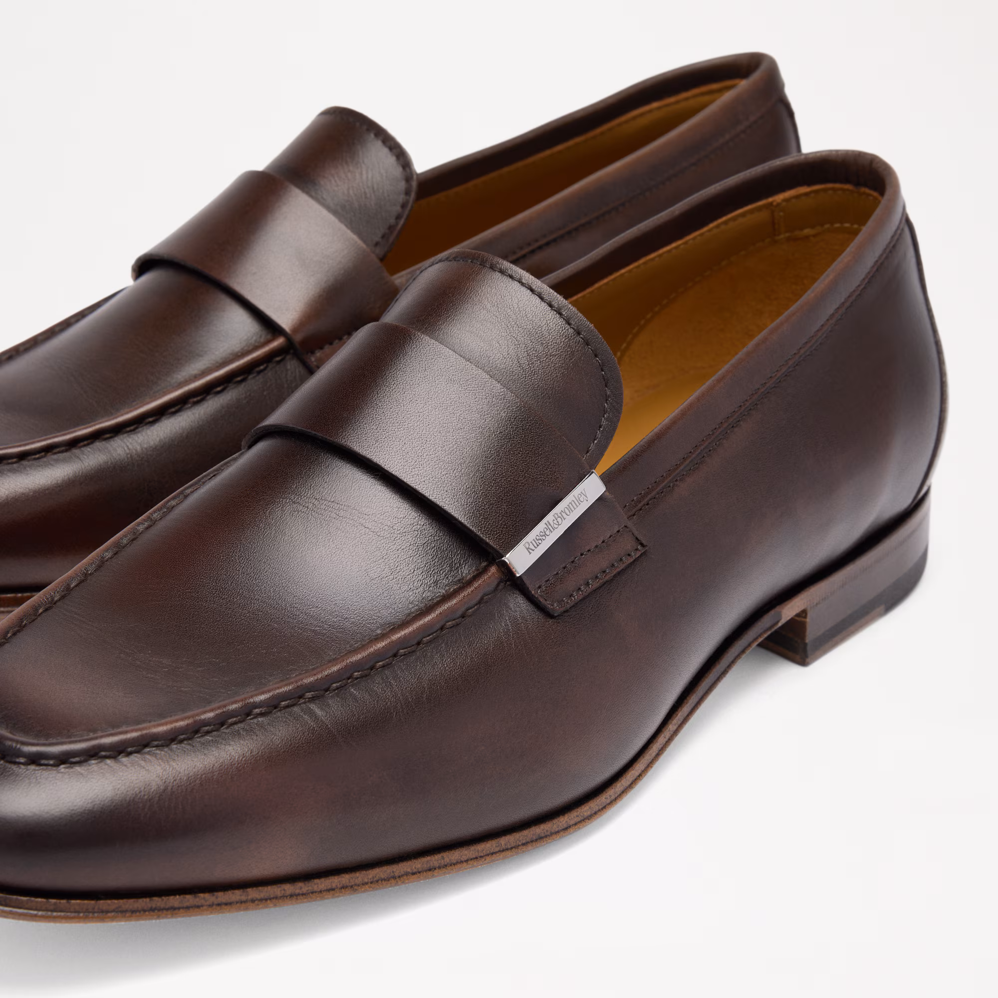 Bellagio Hardware<br>Metal Plate Formal Loafer