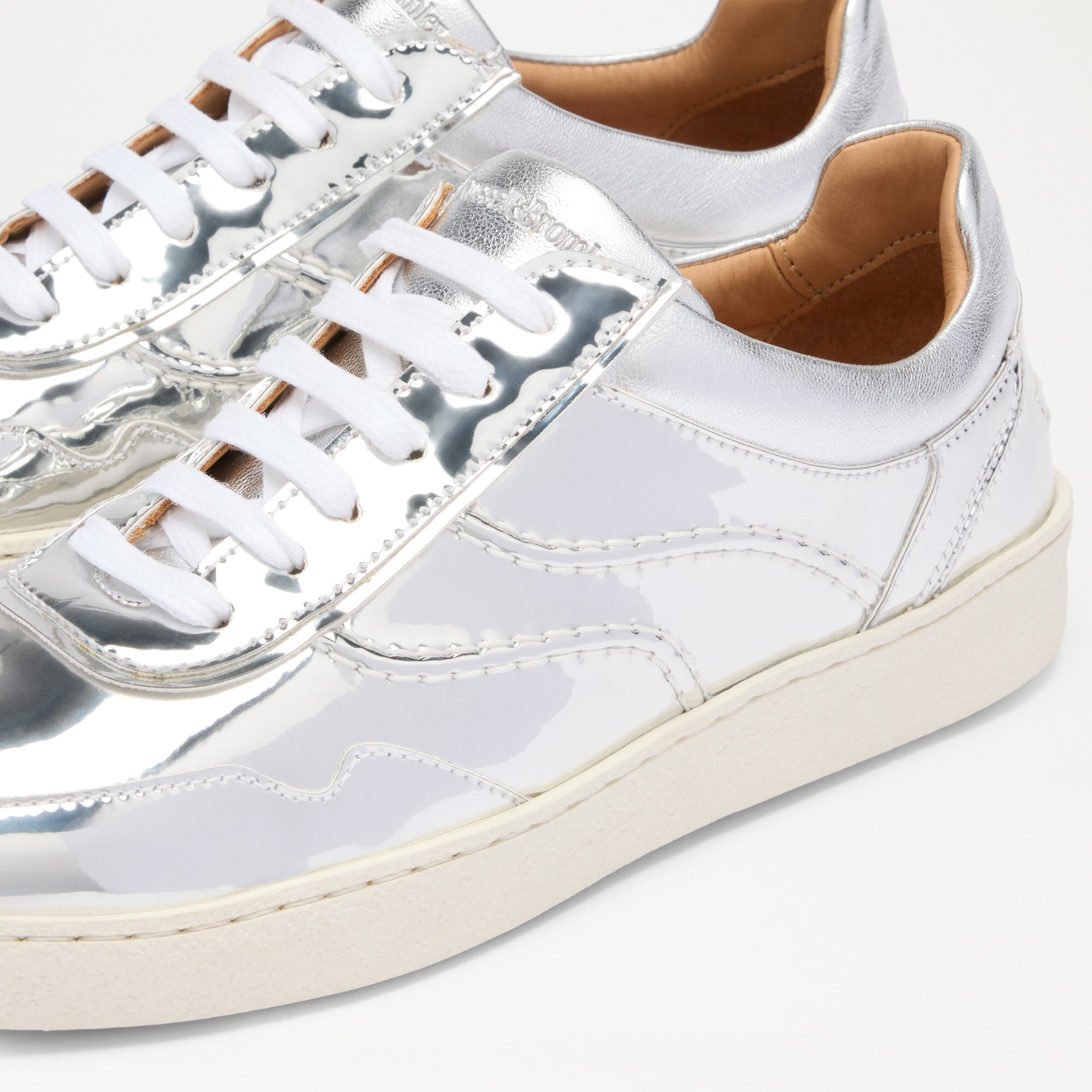 Elton<br>Slim Sole Lace Up