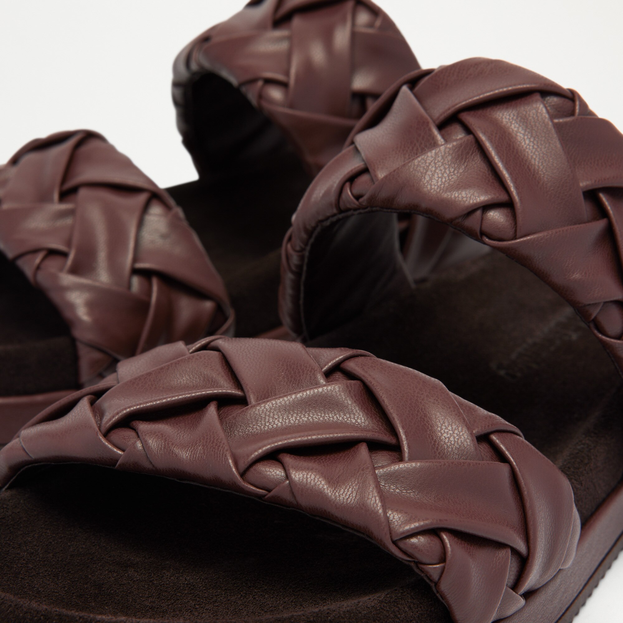 Kirkland<br>Woven Slide