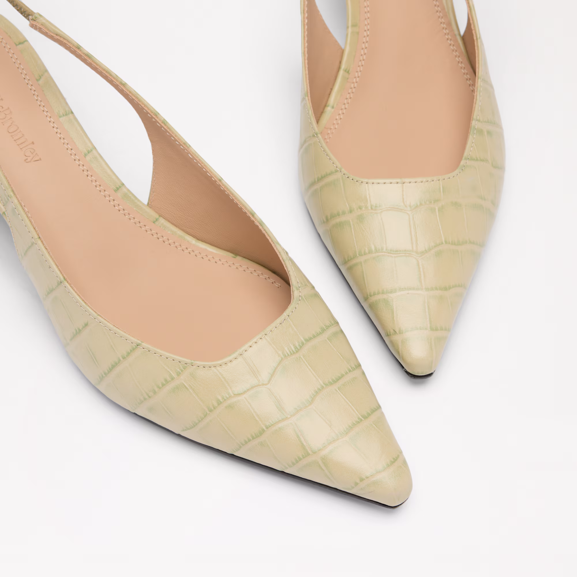 Stand Out Sling<br>Slingback Kitten Heel