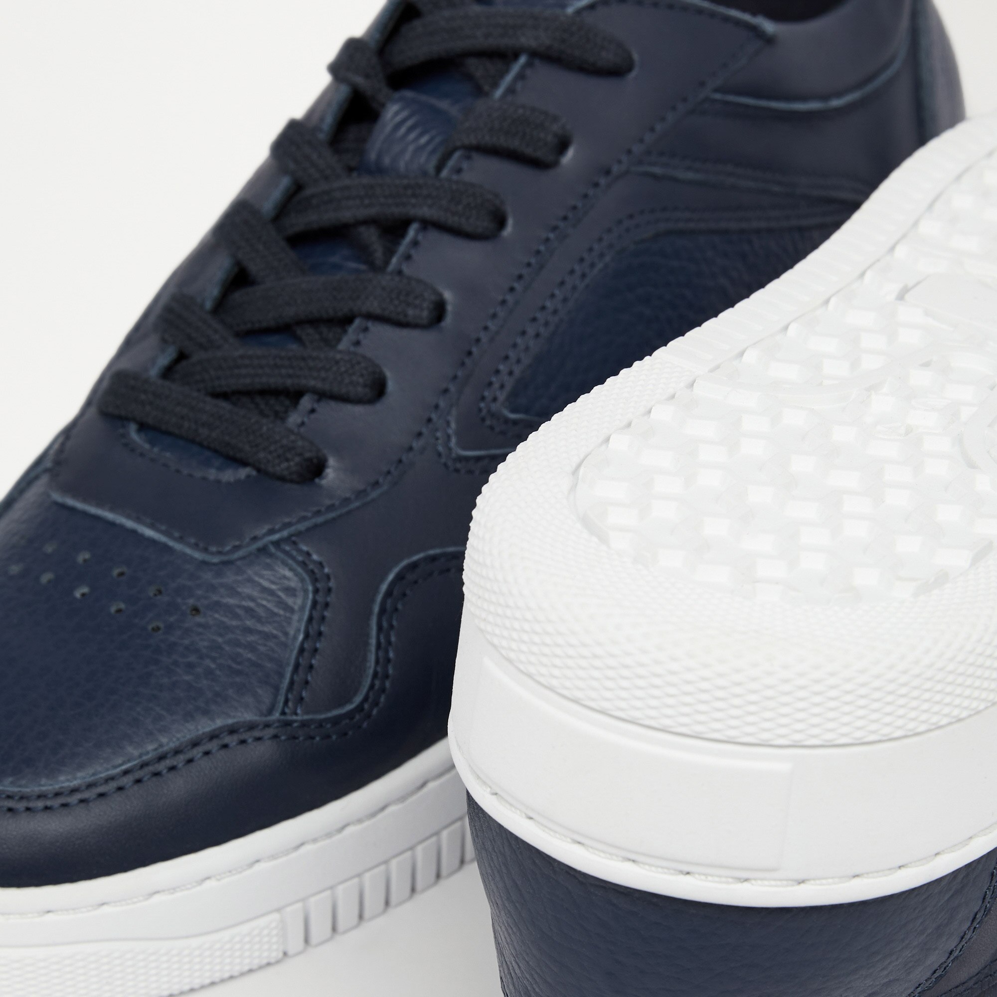 Newton<br>Oxford Lace Sneaker