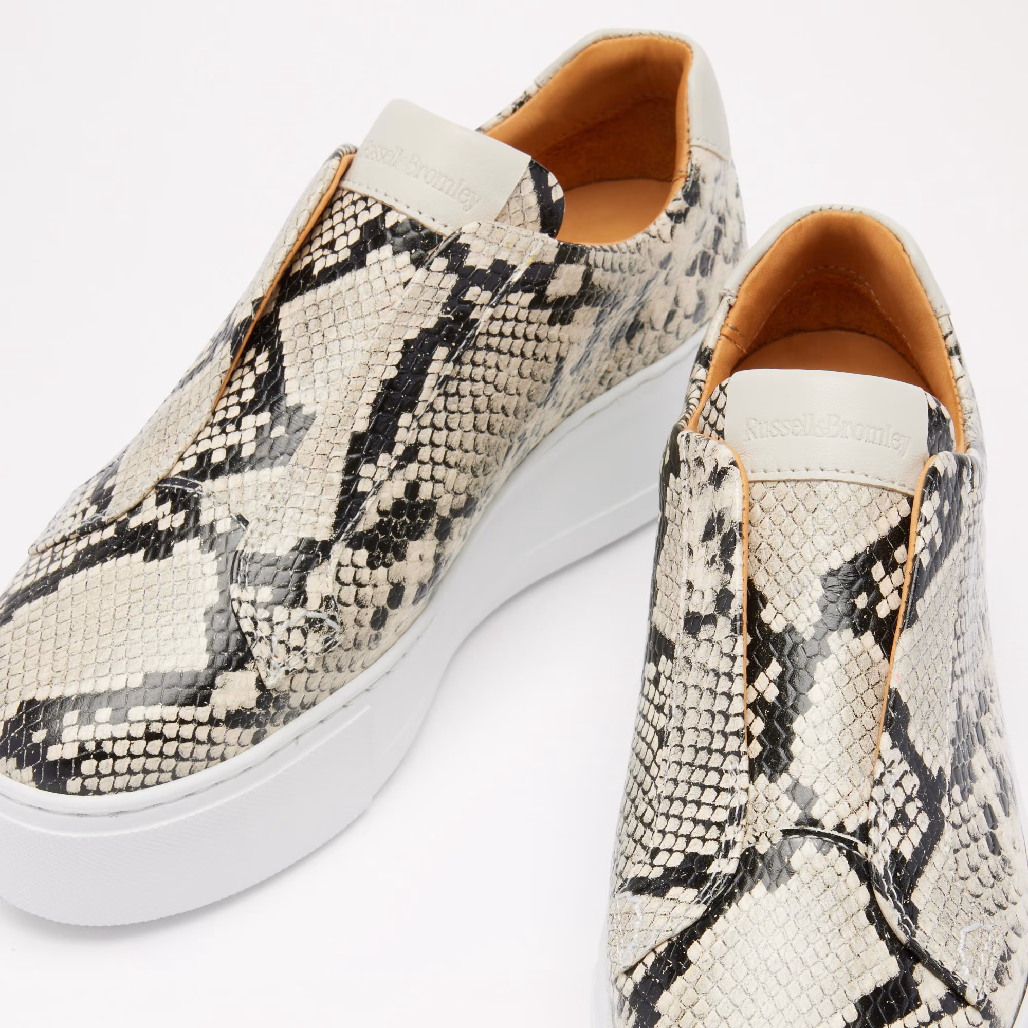 Park Up<br>Laceless Flatform Trainer