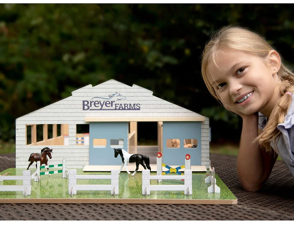 BREYER Farms Stablemates Deluxe Arena Stable
