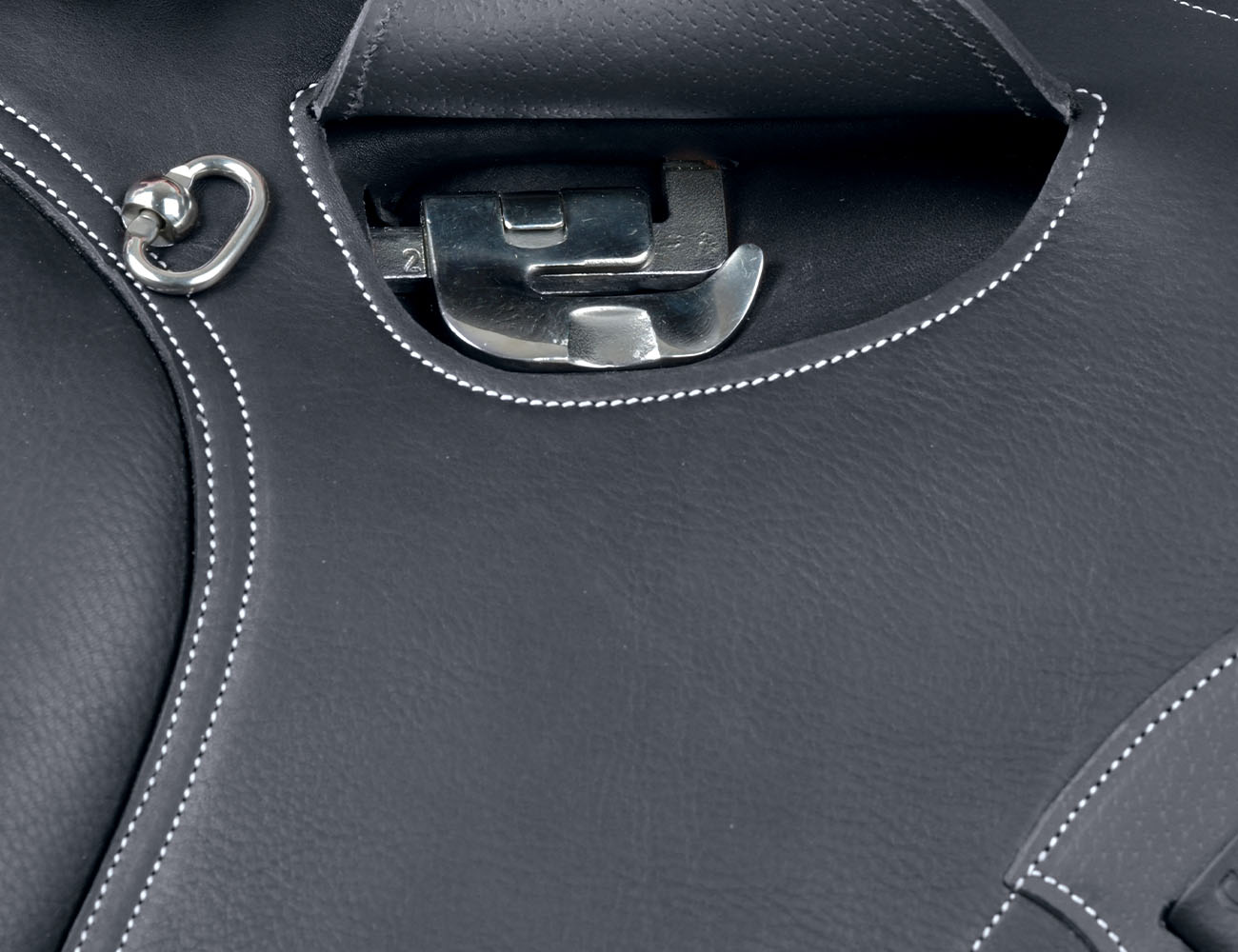 COLLEGIATE Distinction Mono Event Saddle