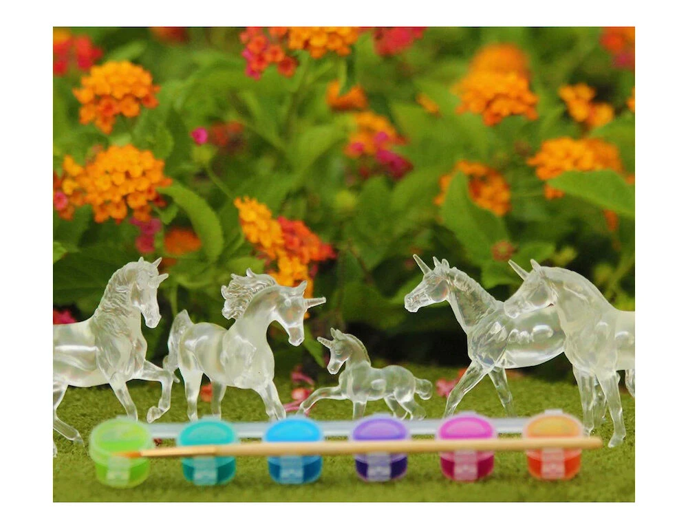 BREYER Activity Suncatcher Unicorn Paint & Play
