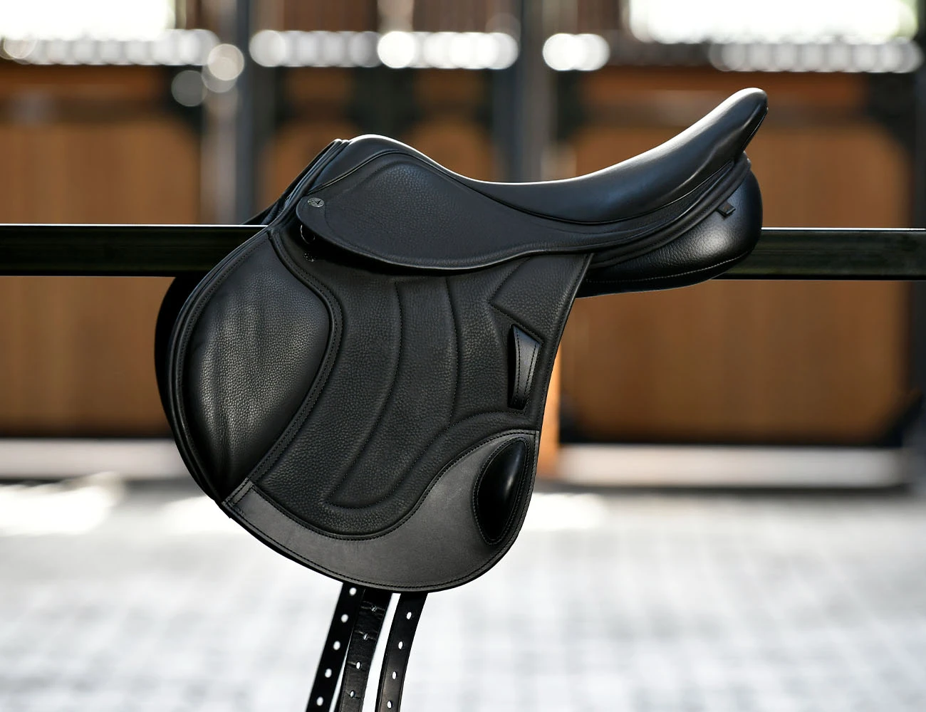 ALBION K4 Mono Flap Jump Saddle
