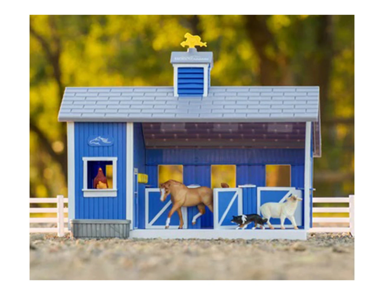 BREYER Farms Home At The Barn Playset