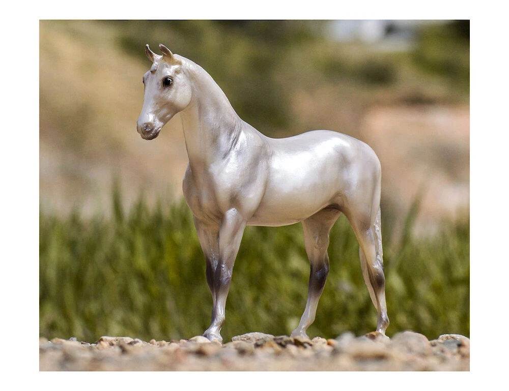 BREYER Freedom Pearly Grey Trakehner