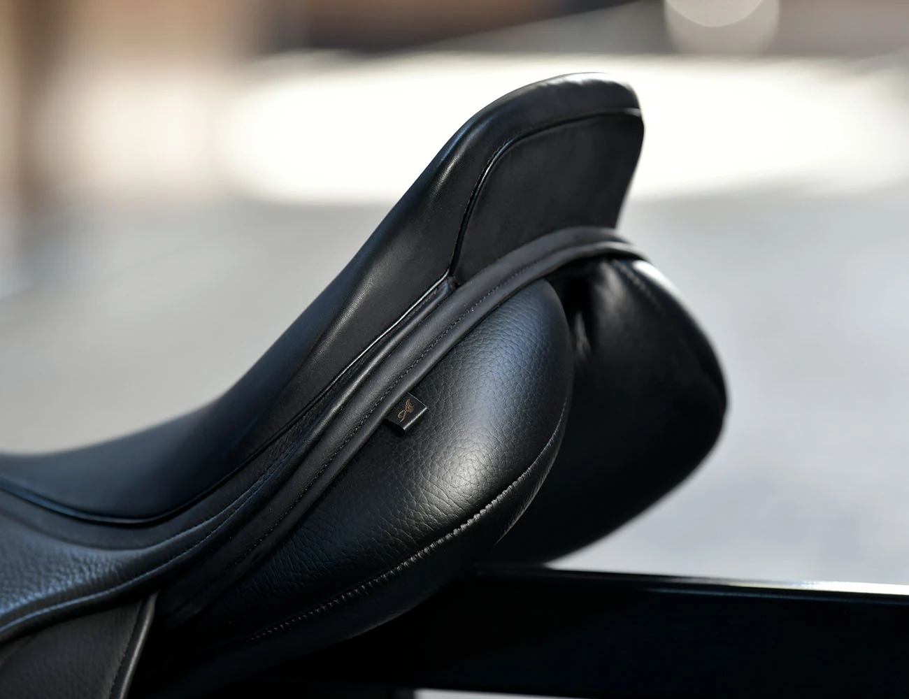 ALBION K4 Mono Flap Jump Saddle