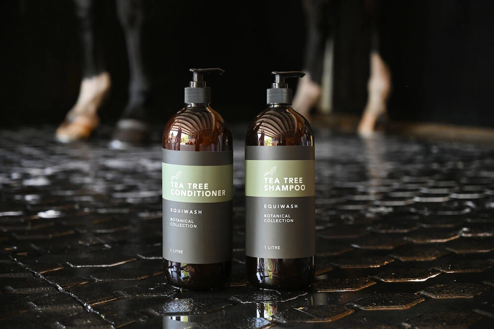 EQUIWASH Botanical Tea Tree Shampoo