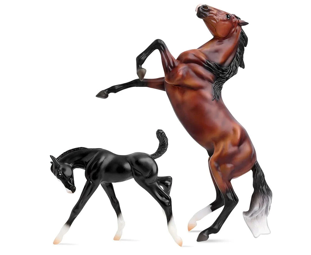 BREYER Freedom Wild And Free Horse And Foal Set