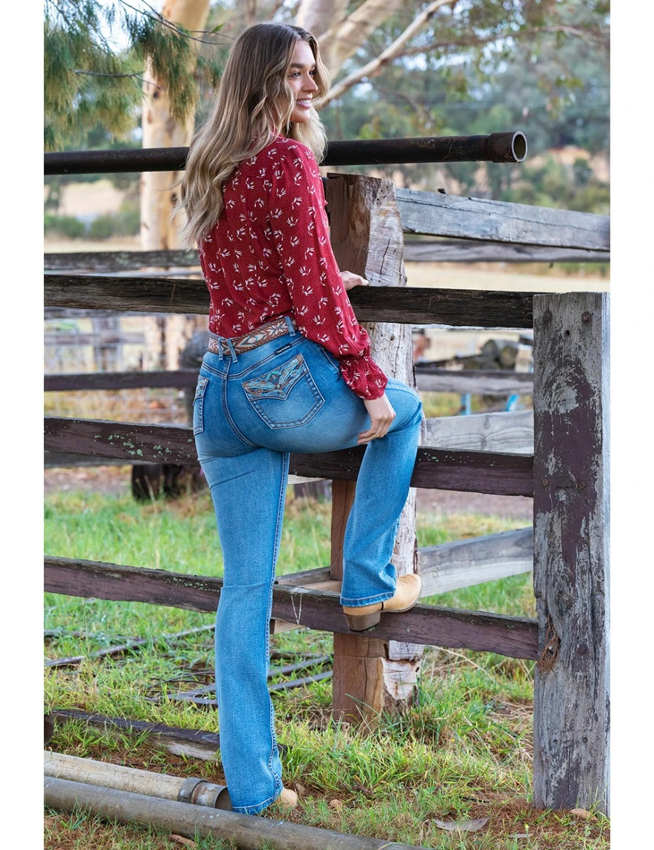 PURE WESTERN Womens Nina Hirise Boot Jean - 34 Leg