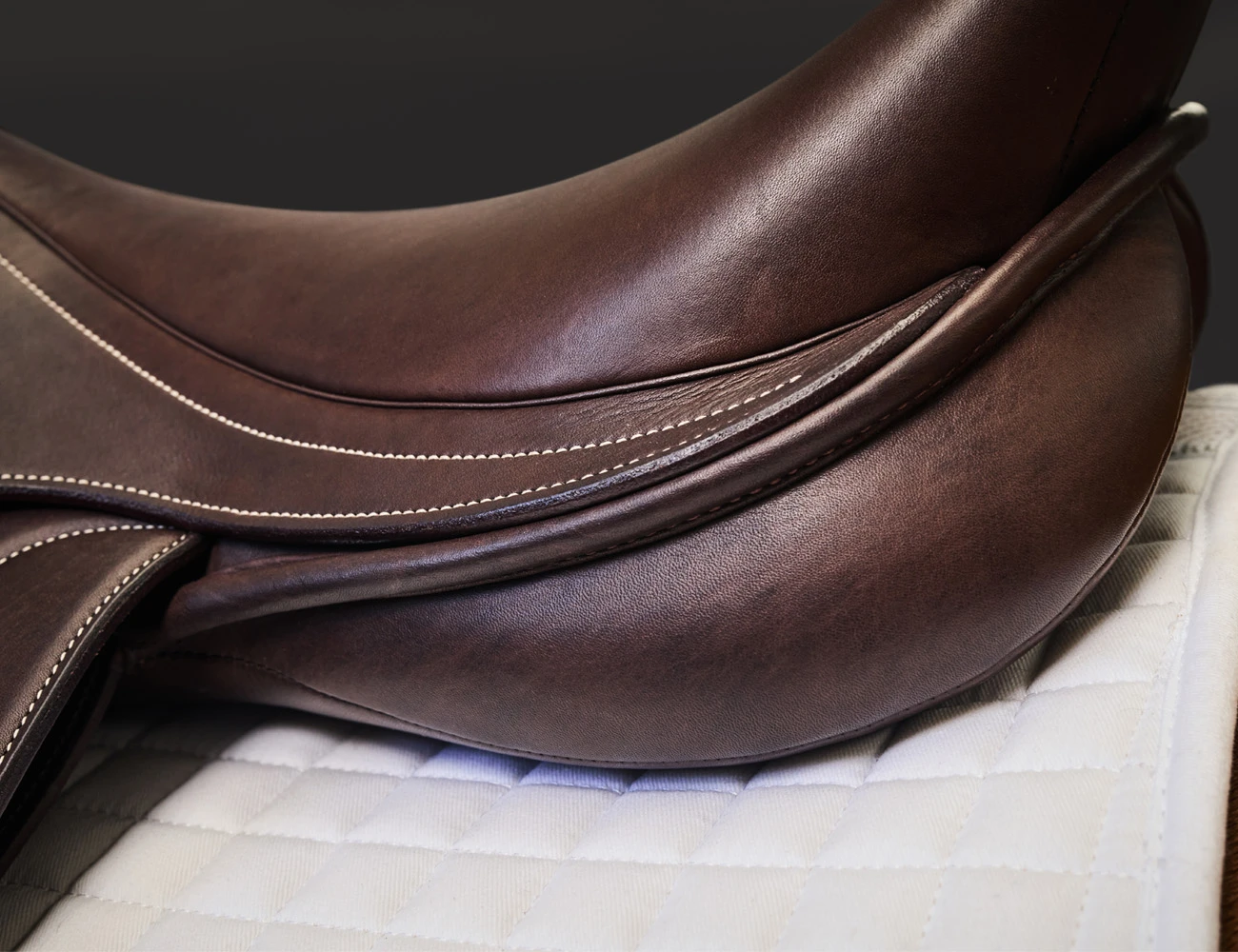 COLLEGIATE Astute Close Contact Saddle