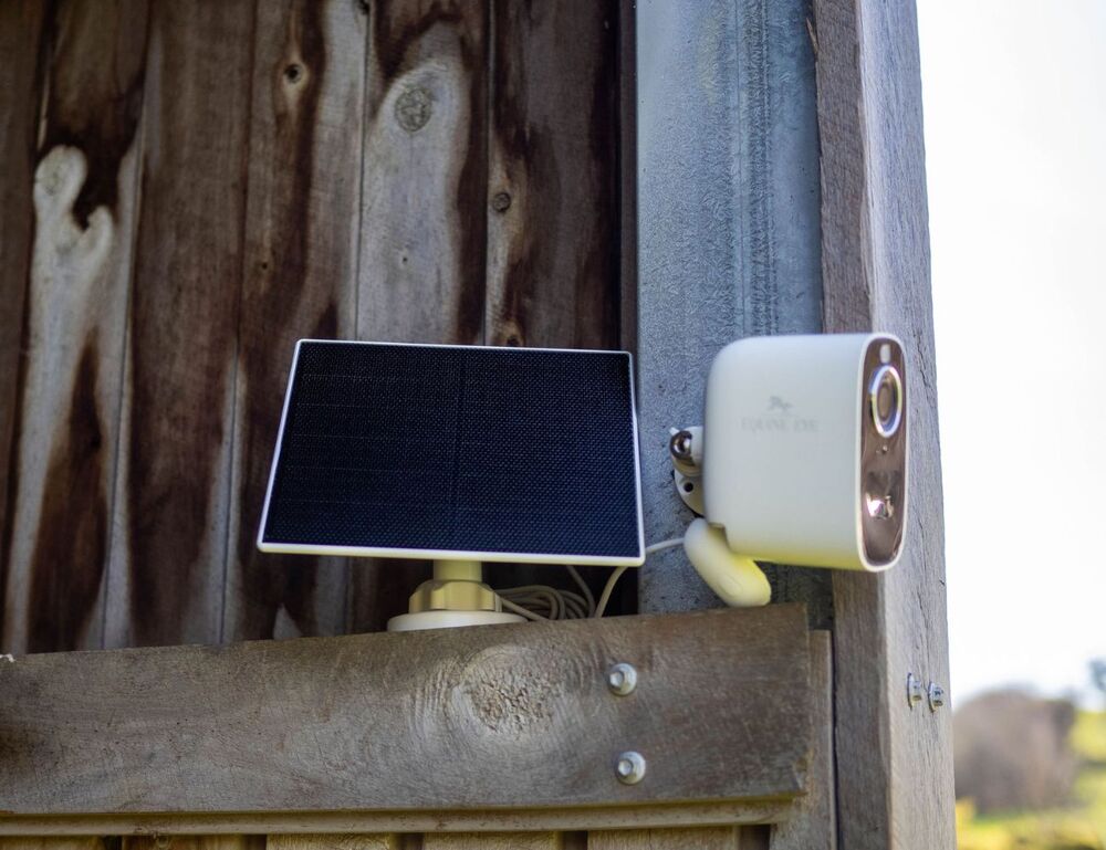 EQUINE EYE Universal 4G Solar Bundle