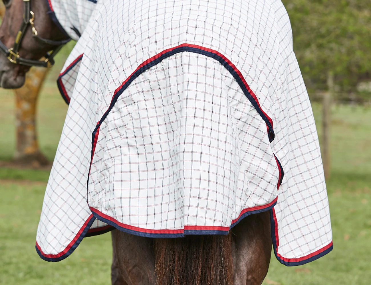 WEATHERBEETA Lite Summer Sheet Detach-A-Hood