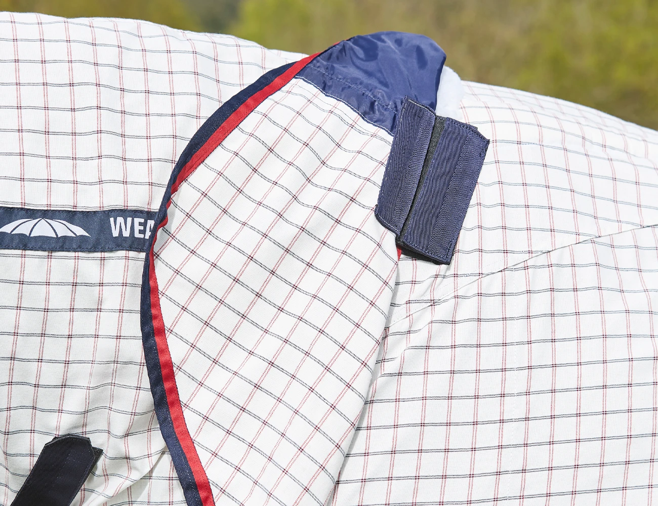 WEATHERBEETA Lite Summer Sheet Detach-A-Hood