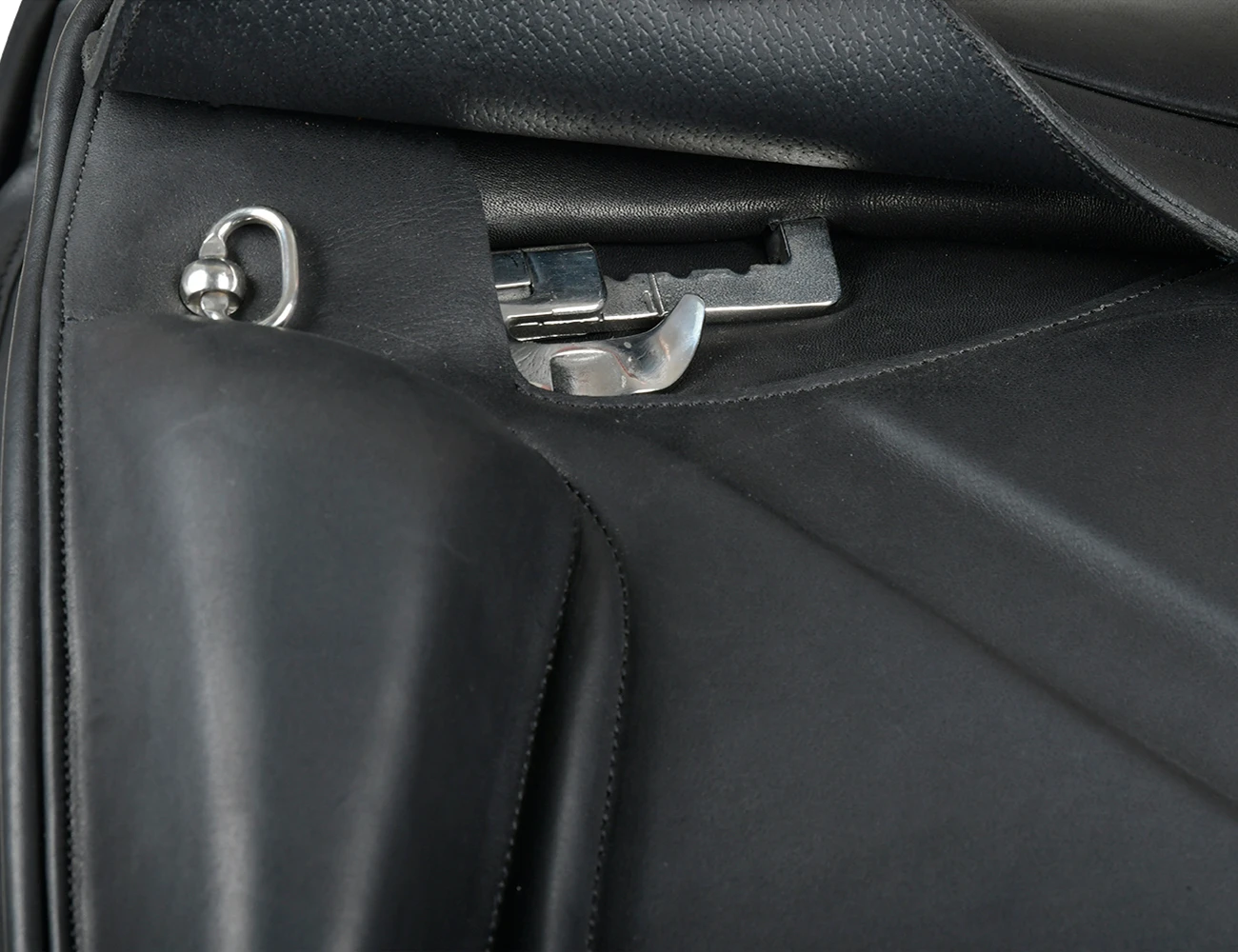 COLLEGIATE Resolute Dressage Saddle