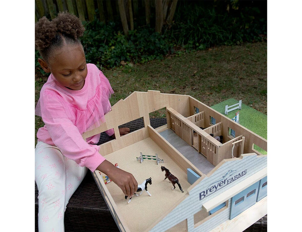 BREYER Farms Stablemates Deluxe Arena Stable