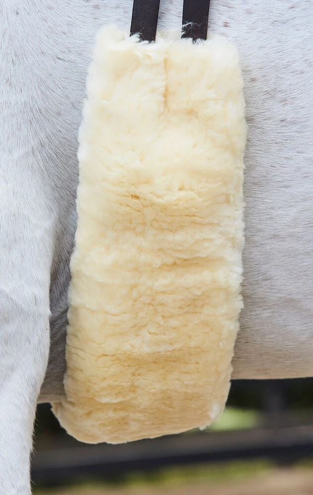 WEATHERBEETA Merino Sheepskin Girth Cover