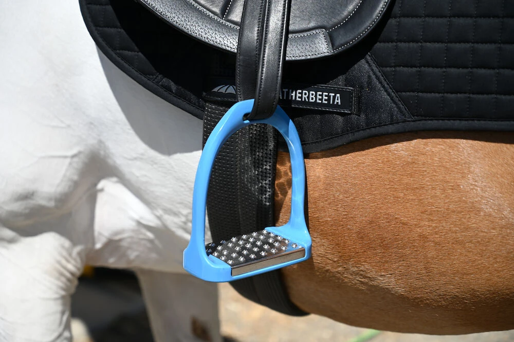 KORSTEEL Aluminum Wide Tread Grip Stirrups