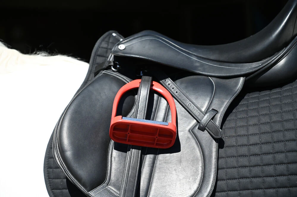 KORSTEEL Aluminum Wide Tread Grip Stirrups