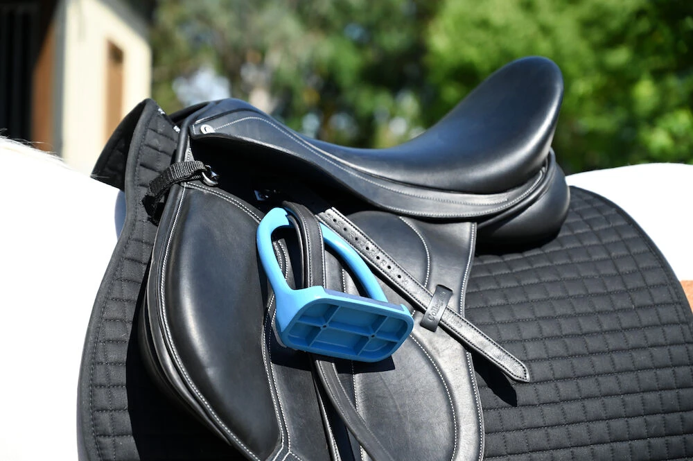 KORSTEEL Aluminum Wide Tread Grip Stirrups