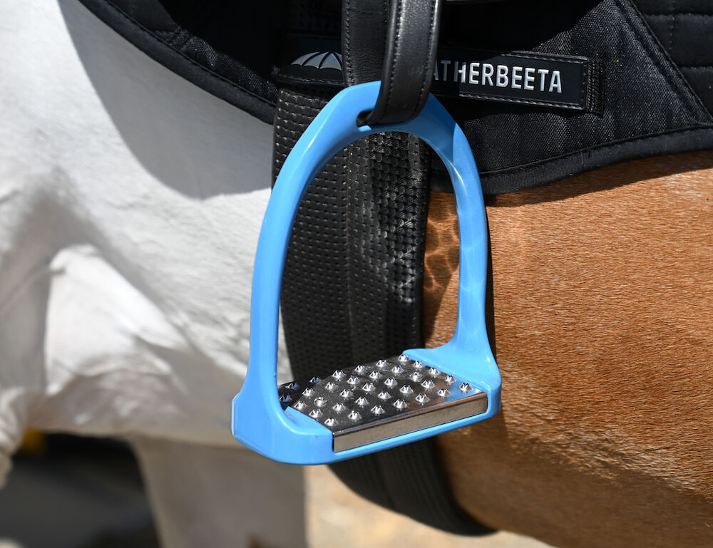 KORSTEEL Aluminum Wide Tread Grip Stirrups