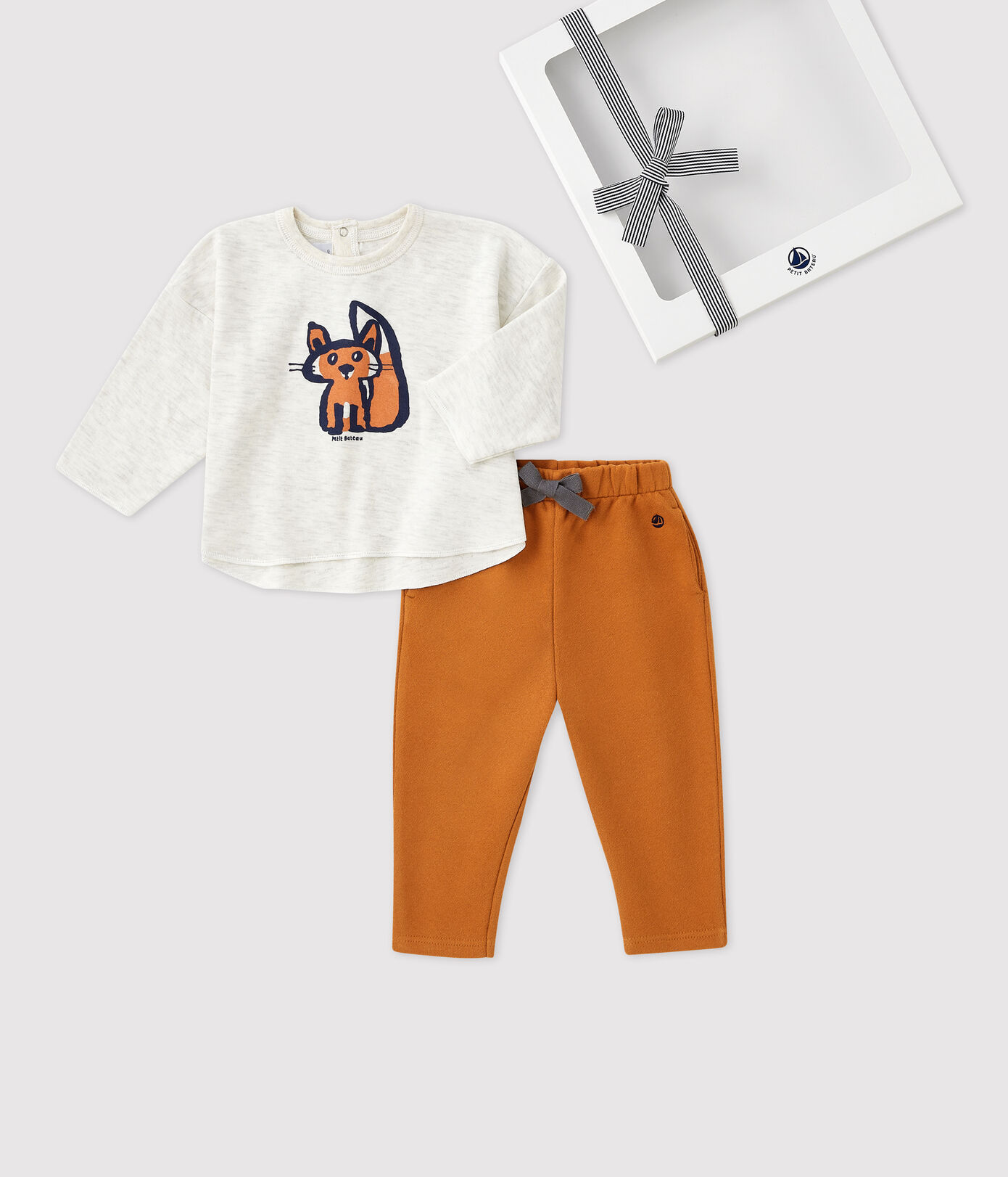 Coffret cadeau bébé tee-shirt et pantalon