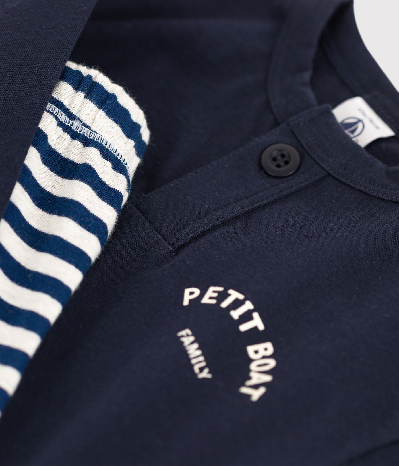 Ensemble cadeau bébé : tee-shirt et pantalon