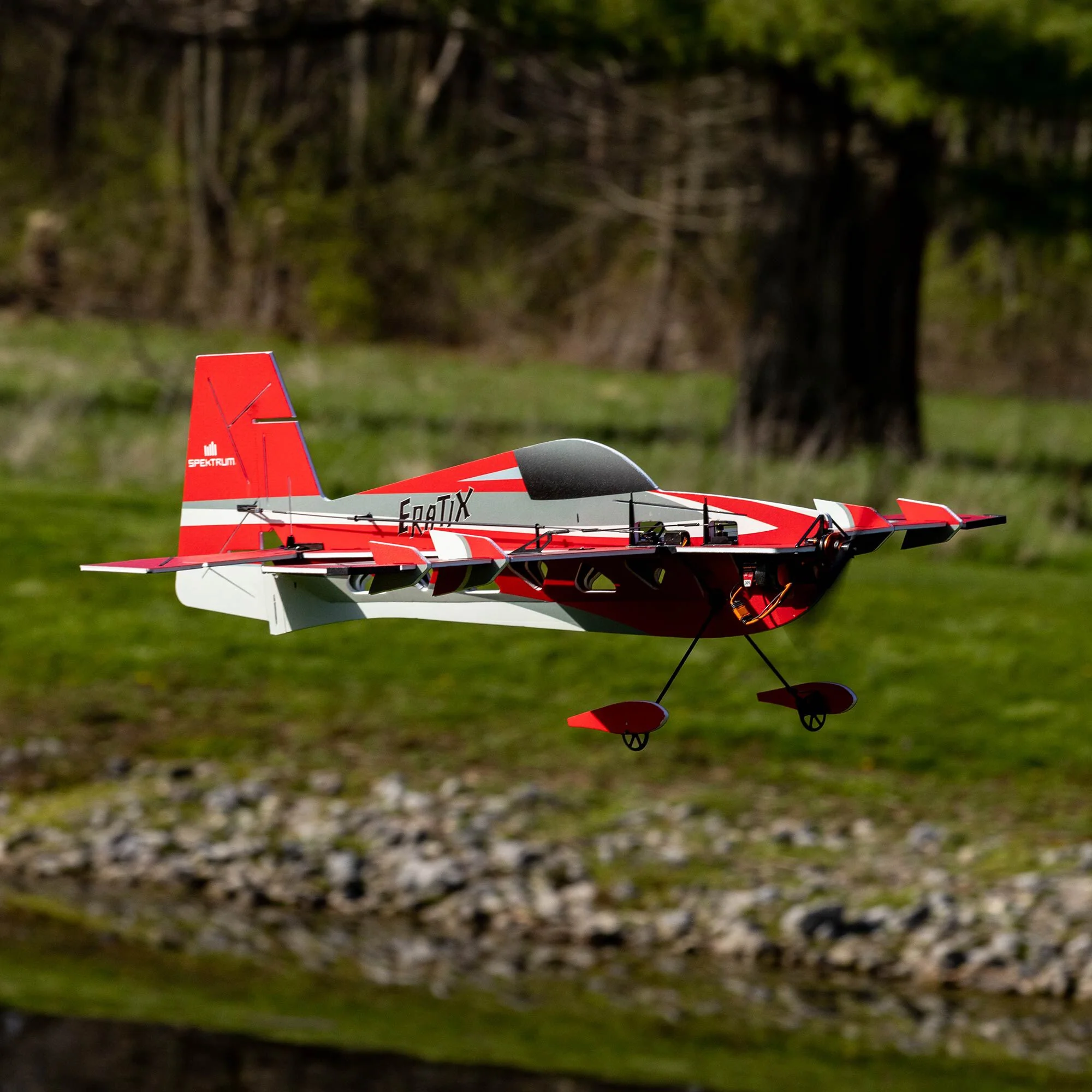 E-FLITE  ERATIX 3D FLAT FOAM