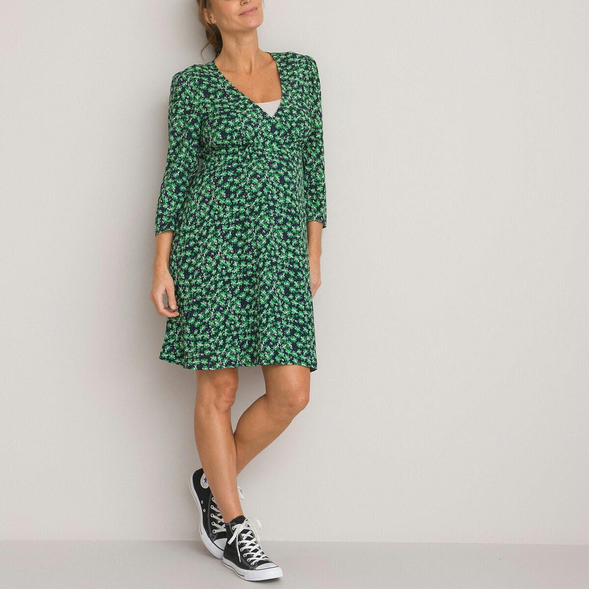 Robe de grossesse, forme cache-cœur