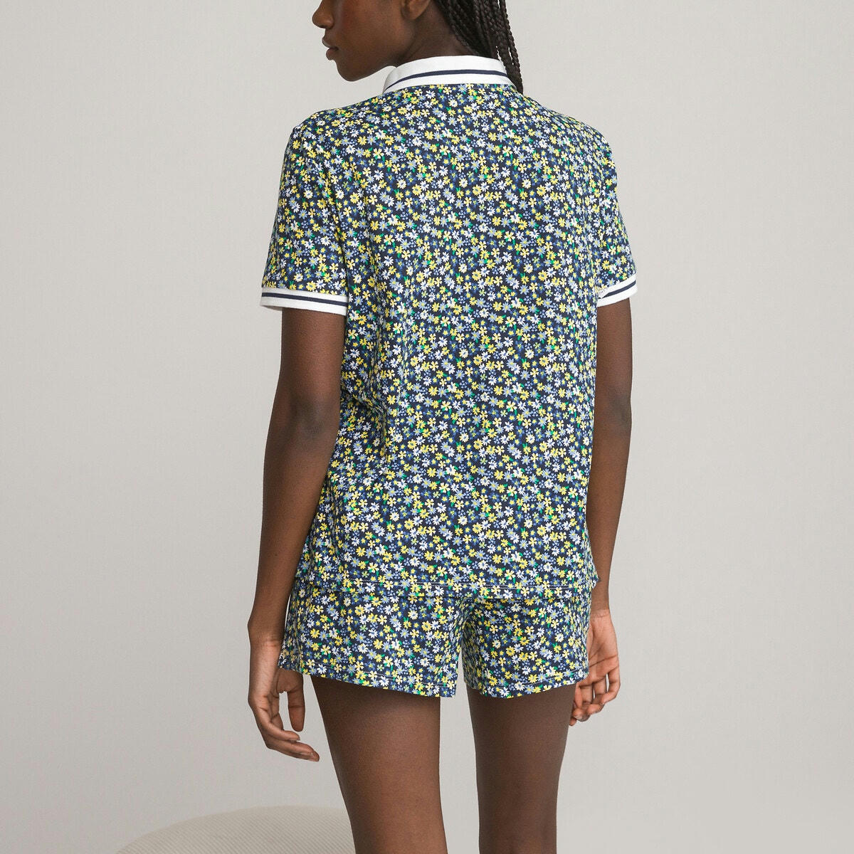 Pyjashort imprimé fleurs, détails contrastants